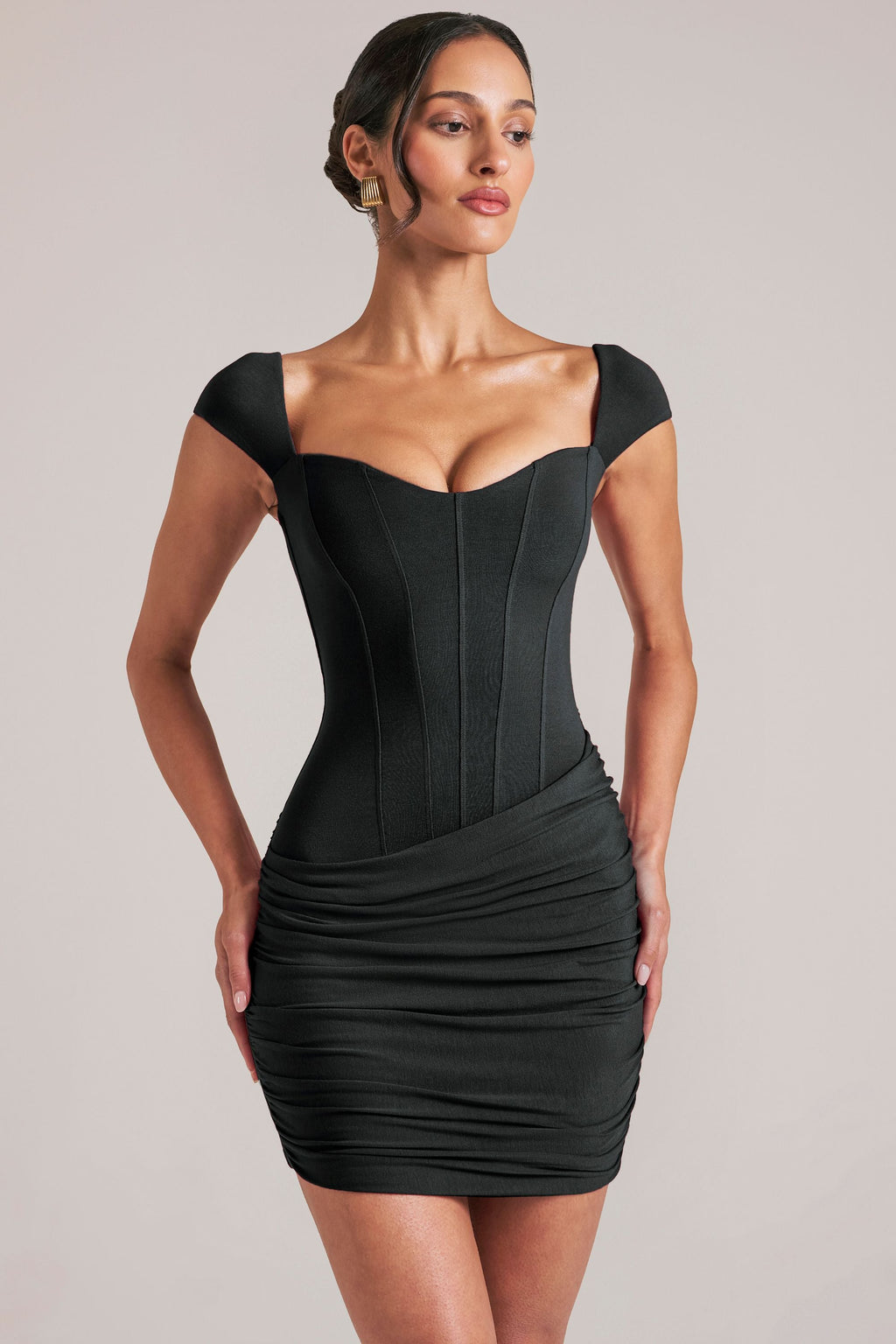 Chic Sweetheart Neckline Mini Dress in Black