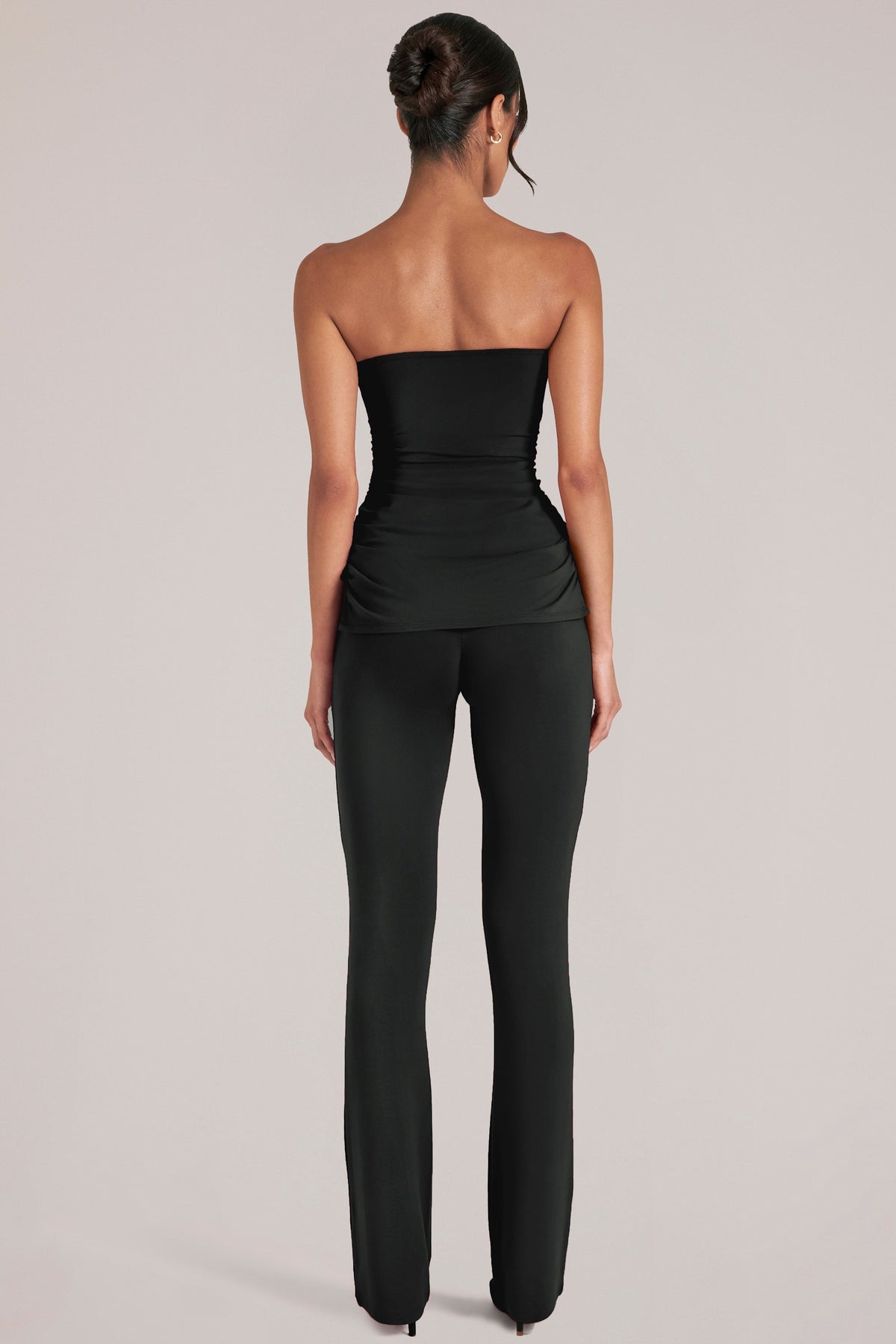 Chic Mid-Rise Fitted Trousers in Black