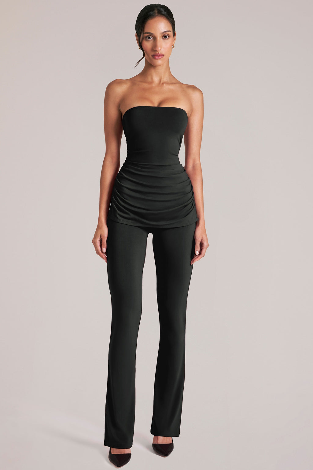 Chic Mid-Rise Fitted Trousers in Black