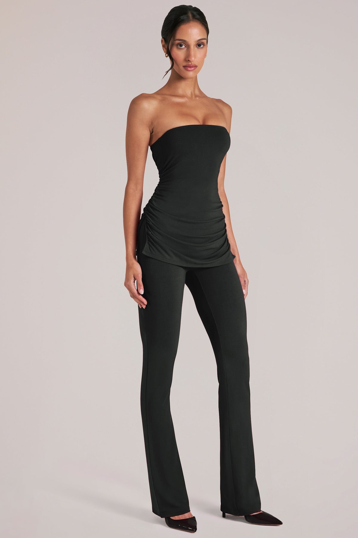 Chic Mid-Rise Fitted Trousers in Black