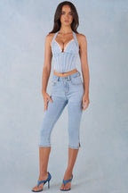 Chic Mid-Rise Denim Capri Jeans in Light Denim