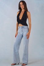 Chic Mid-Rise Straight-Leg Jeans in Light Denim