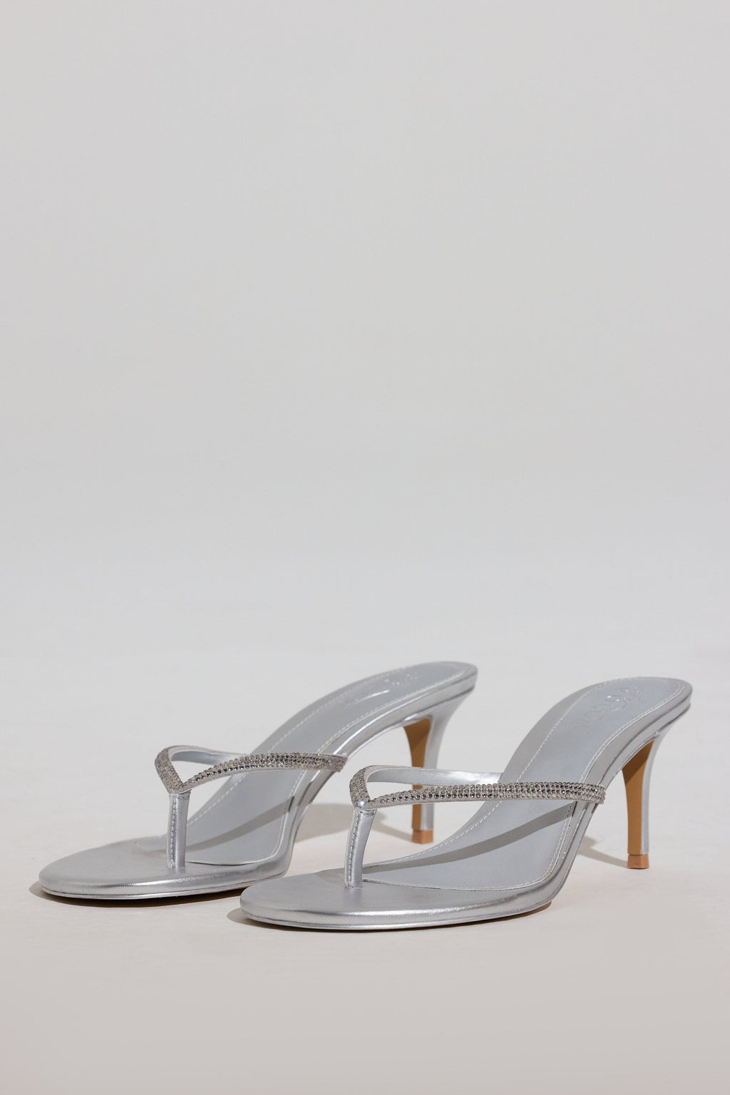 Chic Heeled Sandal in Silver