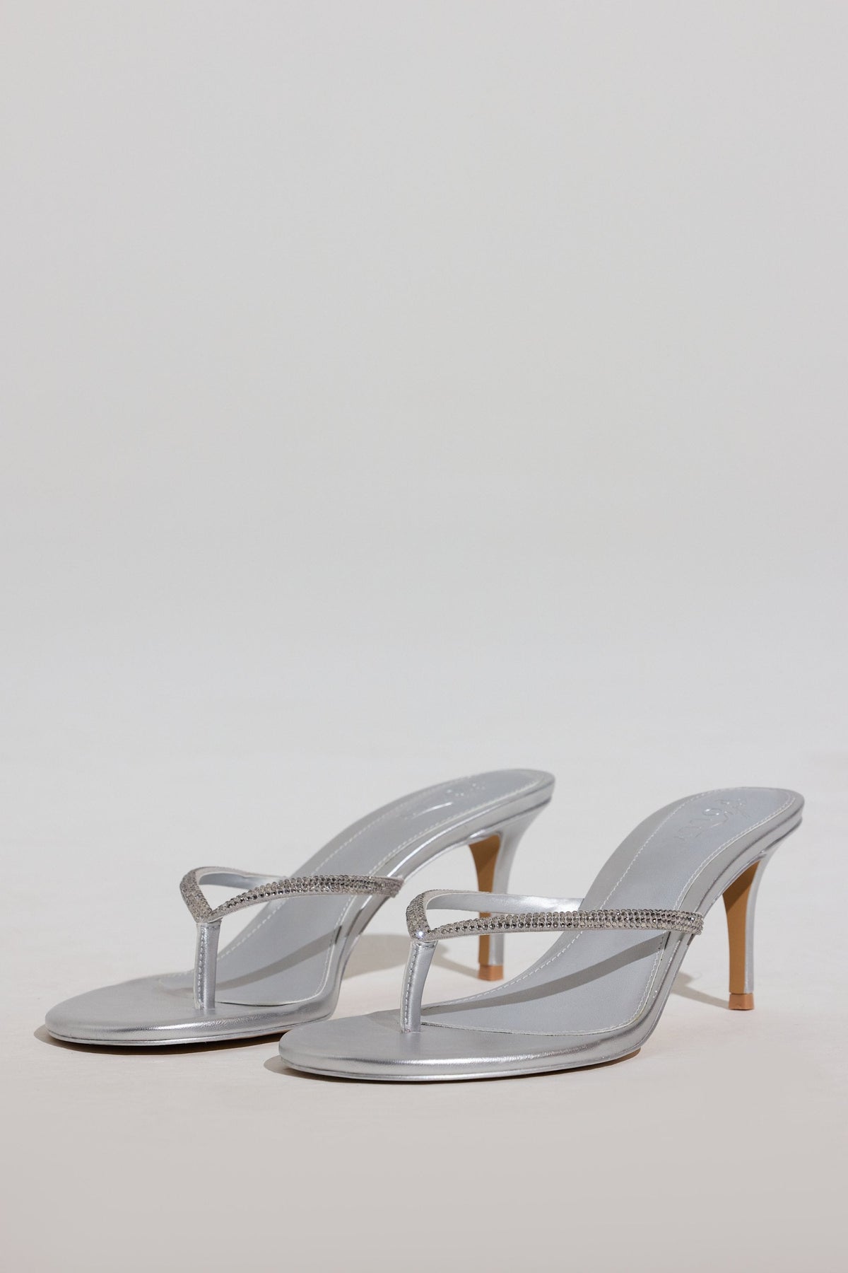 Chic Heeled Sandal in Silver