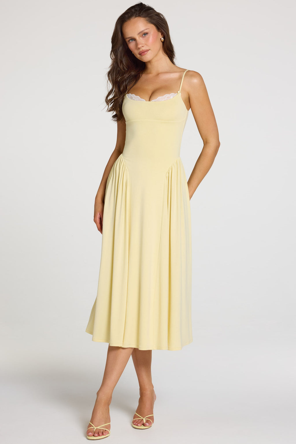 Chic Modal Lace-Trim Midaxi Dress in Pastel Yellow