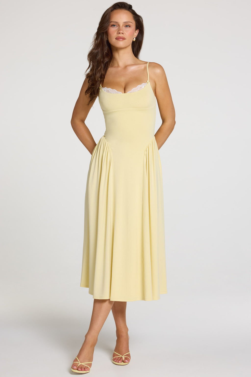 Chic Modal Lace-Trim Midaxi Dress in Pastel Yellow