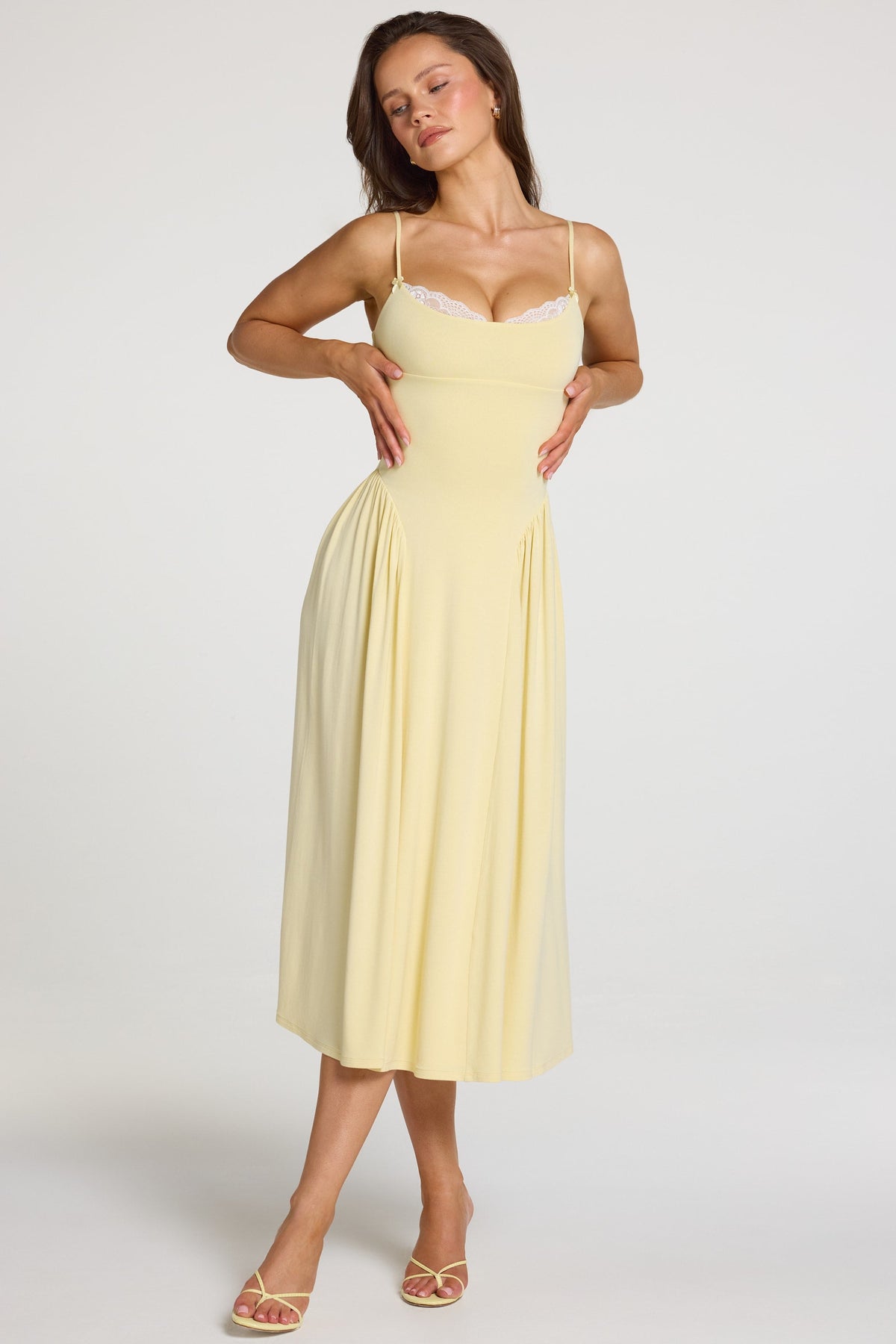 Chic Modal Lace-Trim Midaxi Dress in Pastel Yellow