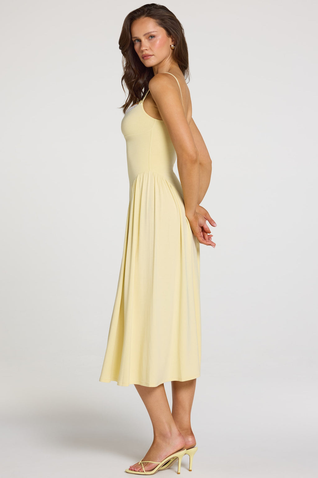 Chic Modal Lace-Trim Midaxi Dress in Pastel Yellow