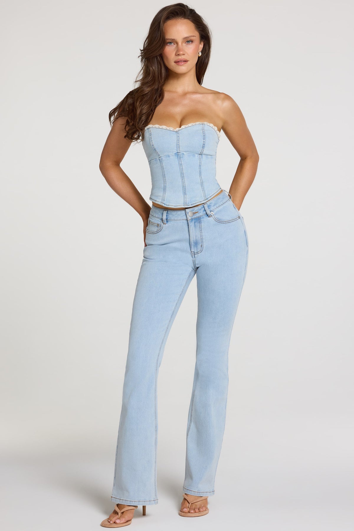 Chic Mid-Rise Bootcut Jeans in Light Denim