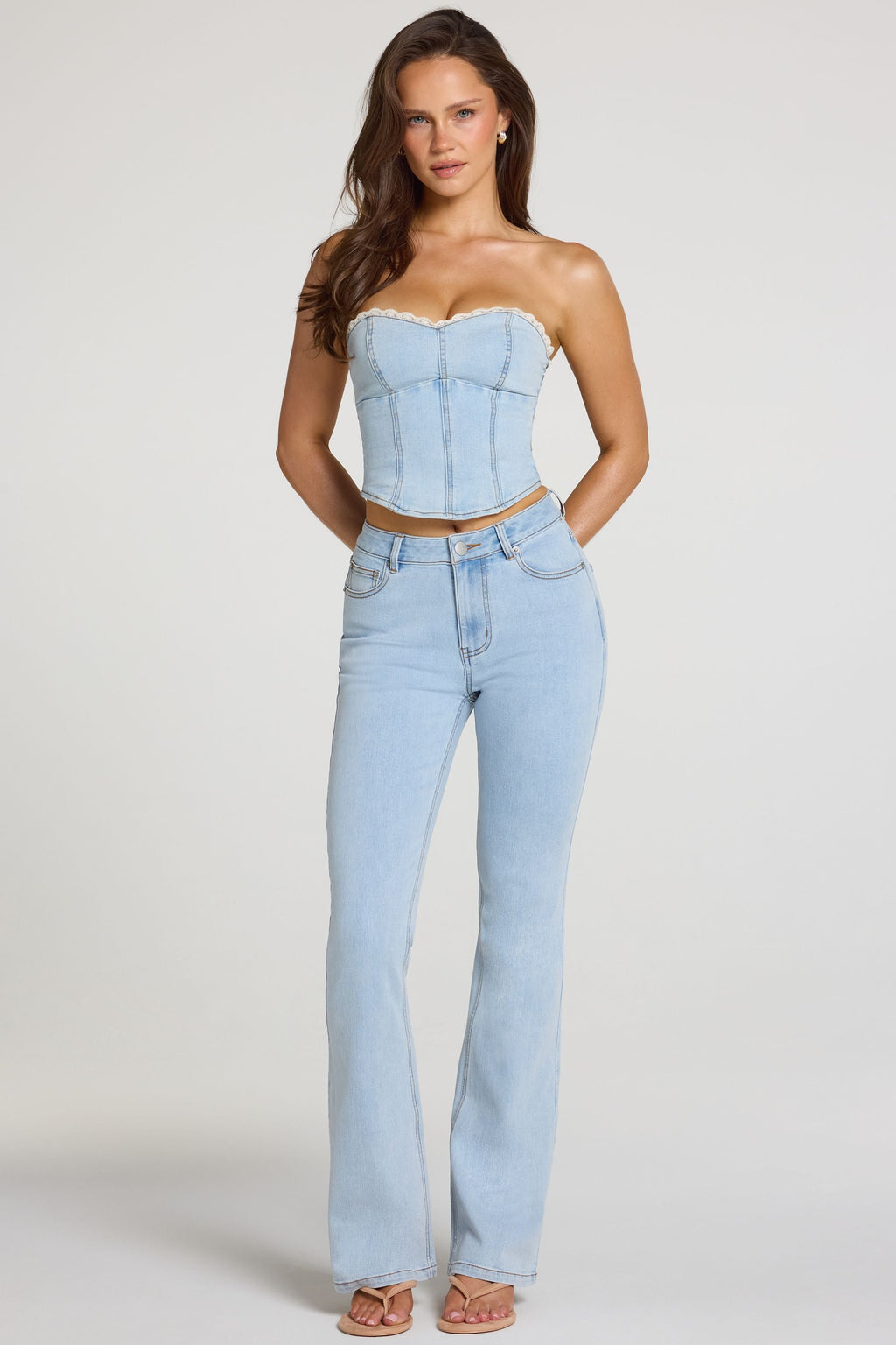 Chic Mid-Rise Bootcut Jeans in Light Denim