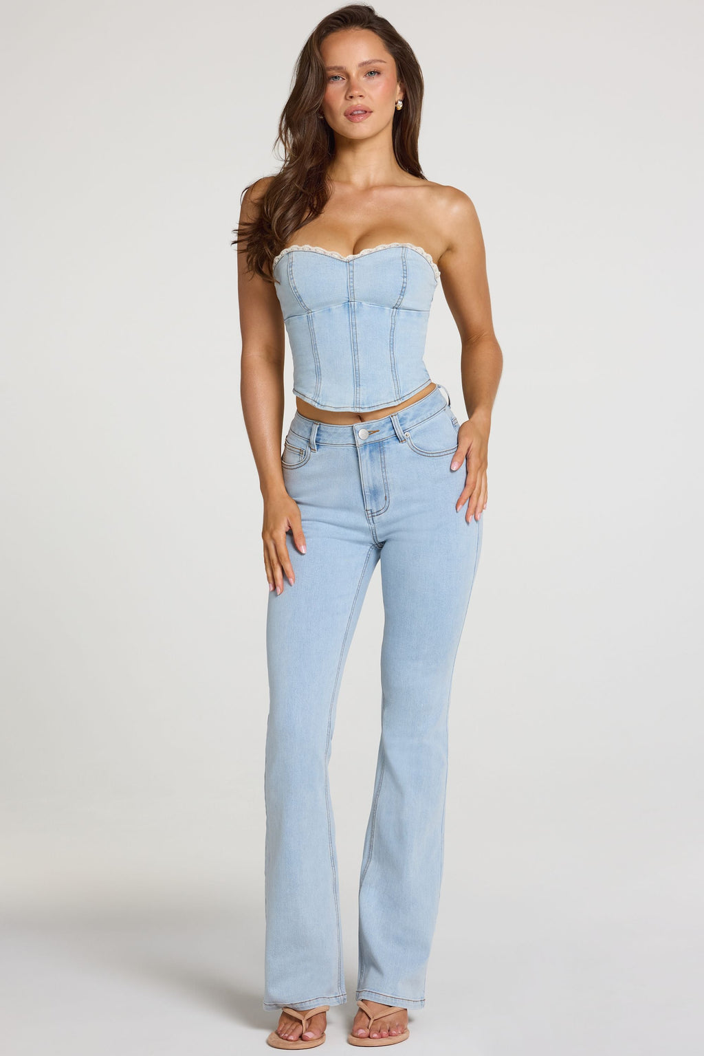 Chic Mid-Rise Bootcut Jeans in Light Denim