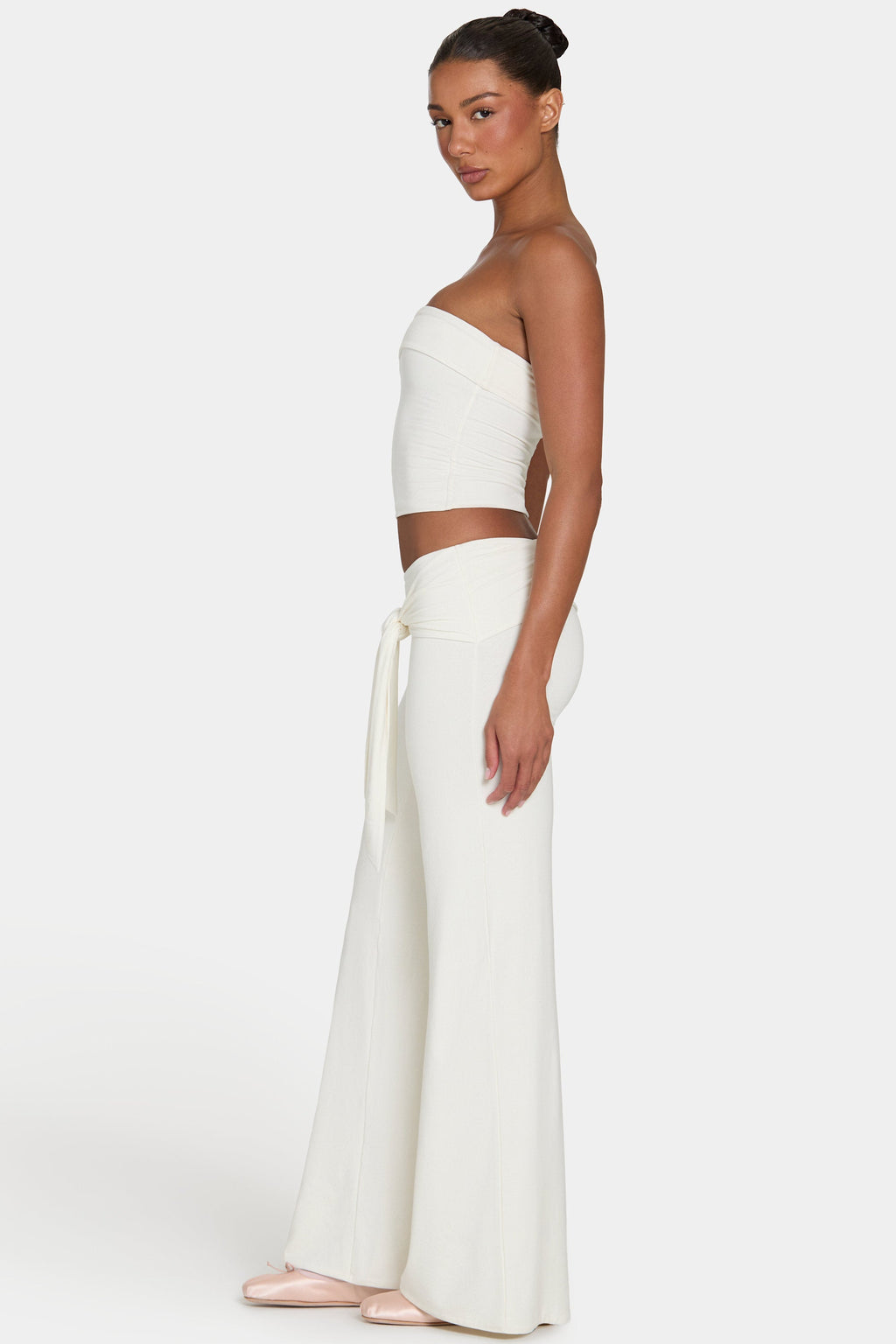 Chic ButterCloud Tie-Waist Wide-Leg Trousers in Coconut