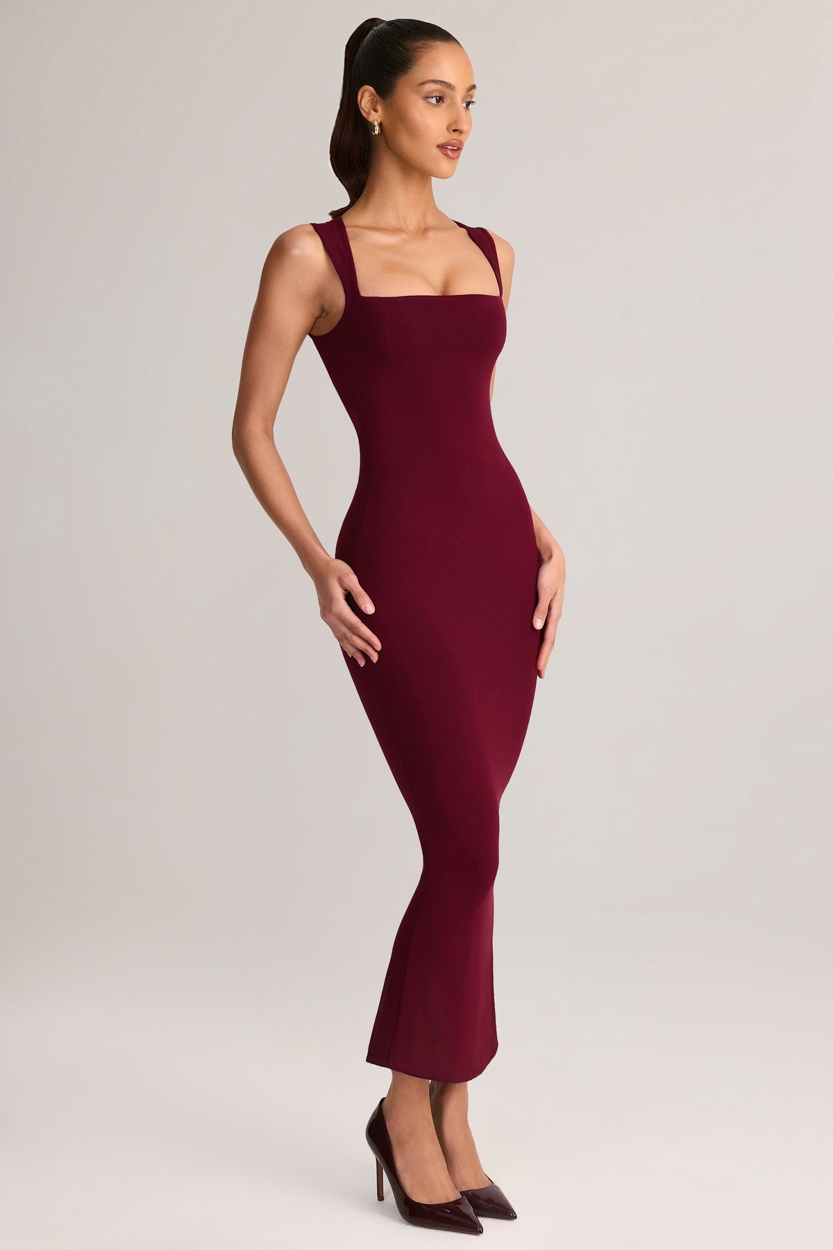 Chic Modal Square-Neck Bodycon Midi Dress in Wine