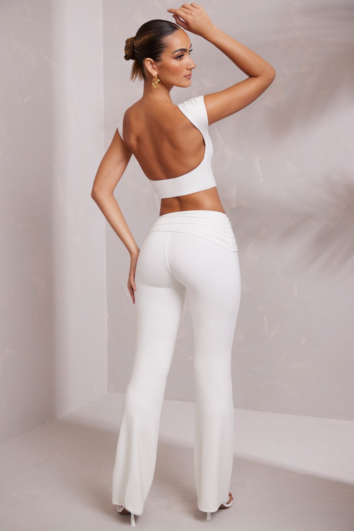 Chic Petite Mid-Rise Straight Leg Trousers in White