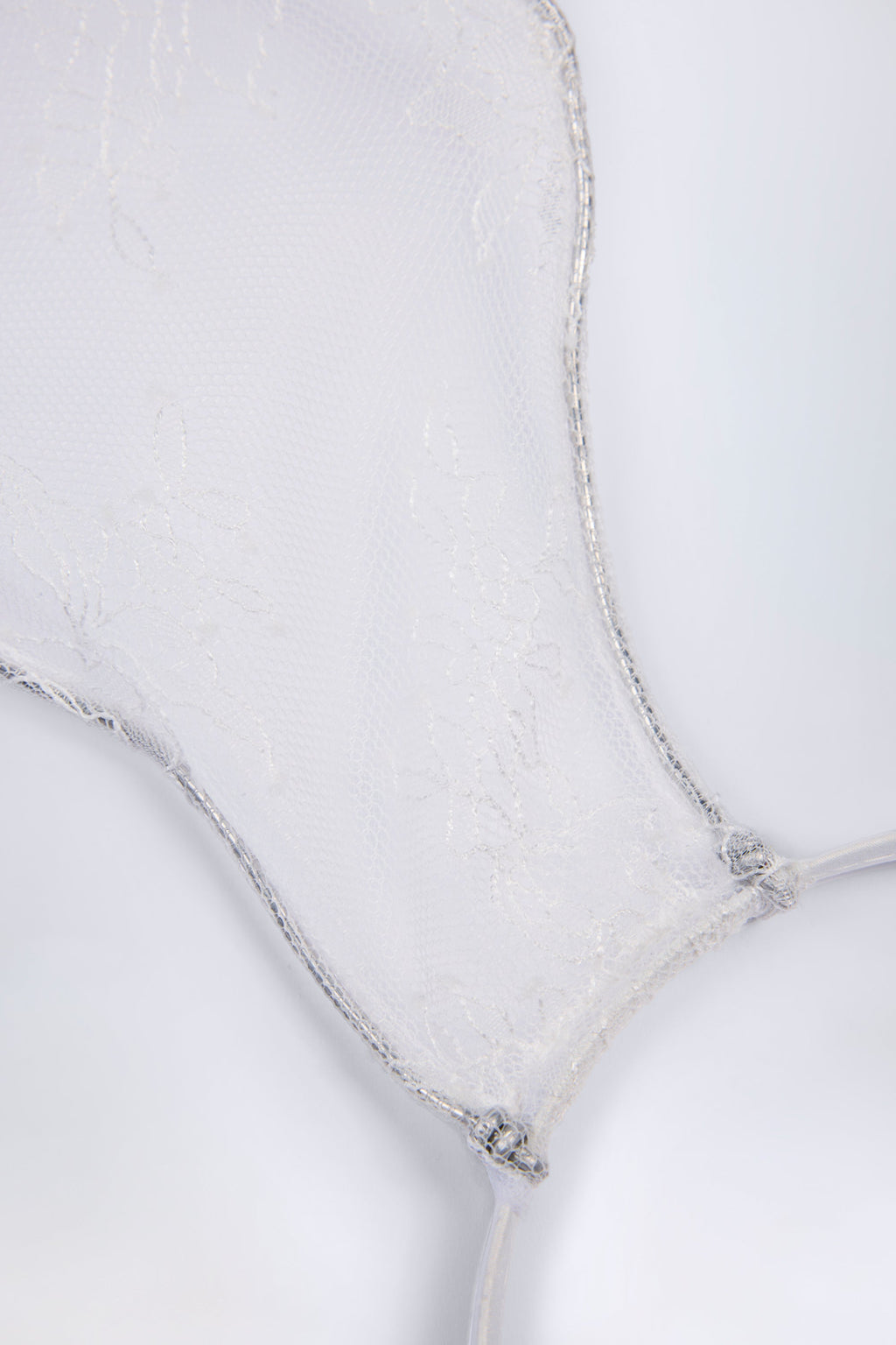 Chic Wired Lace Headband in White