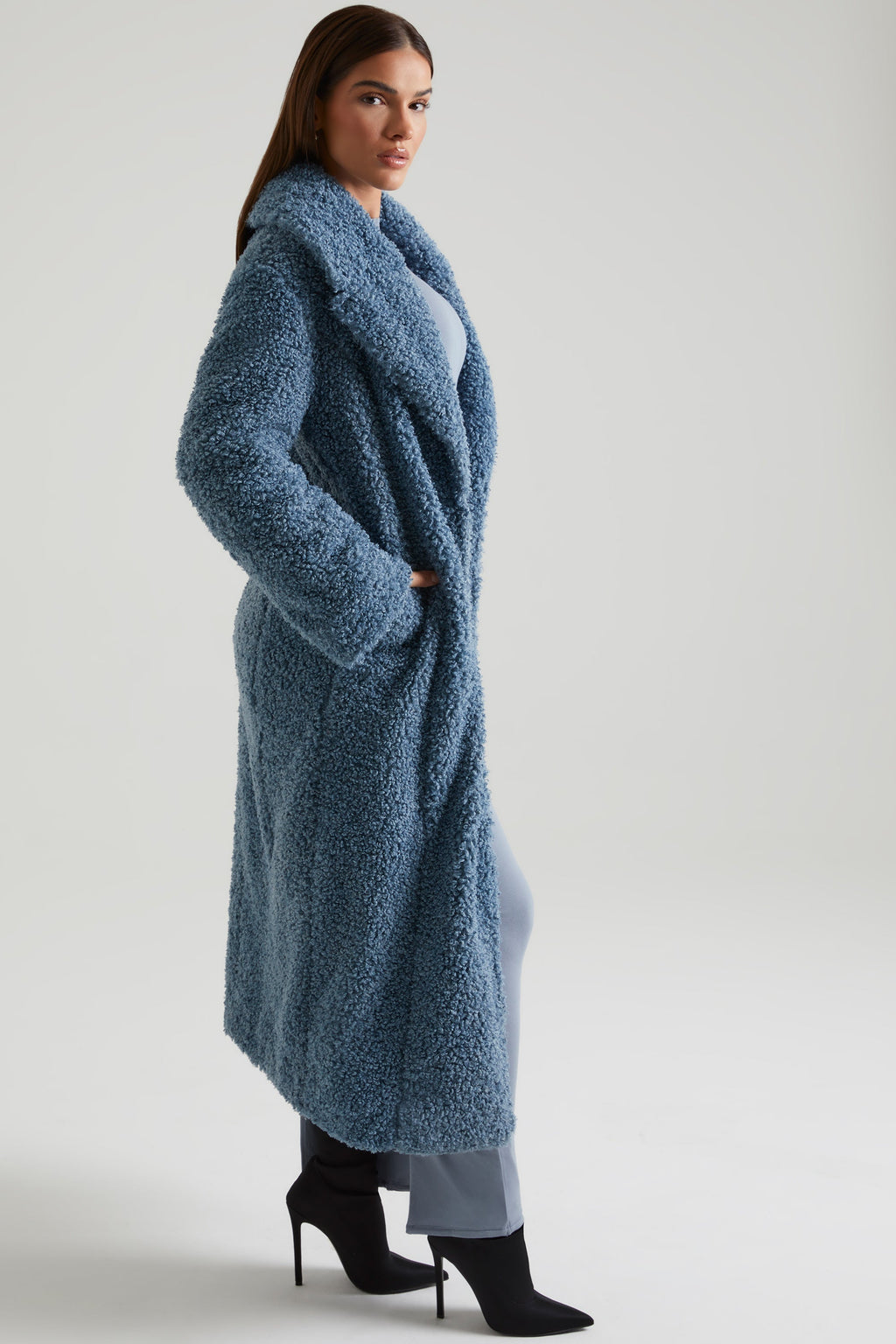 Chic Long Shearling Coat in Blue