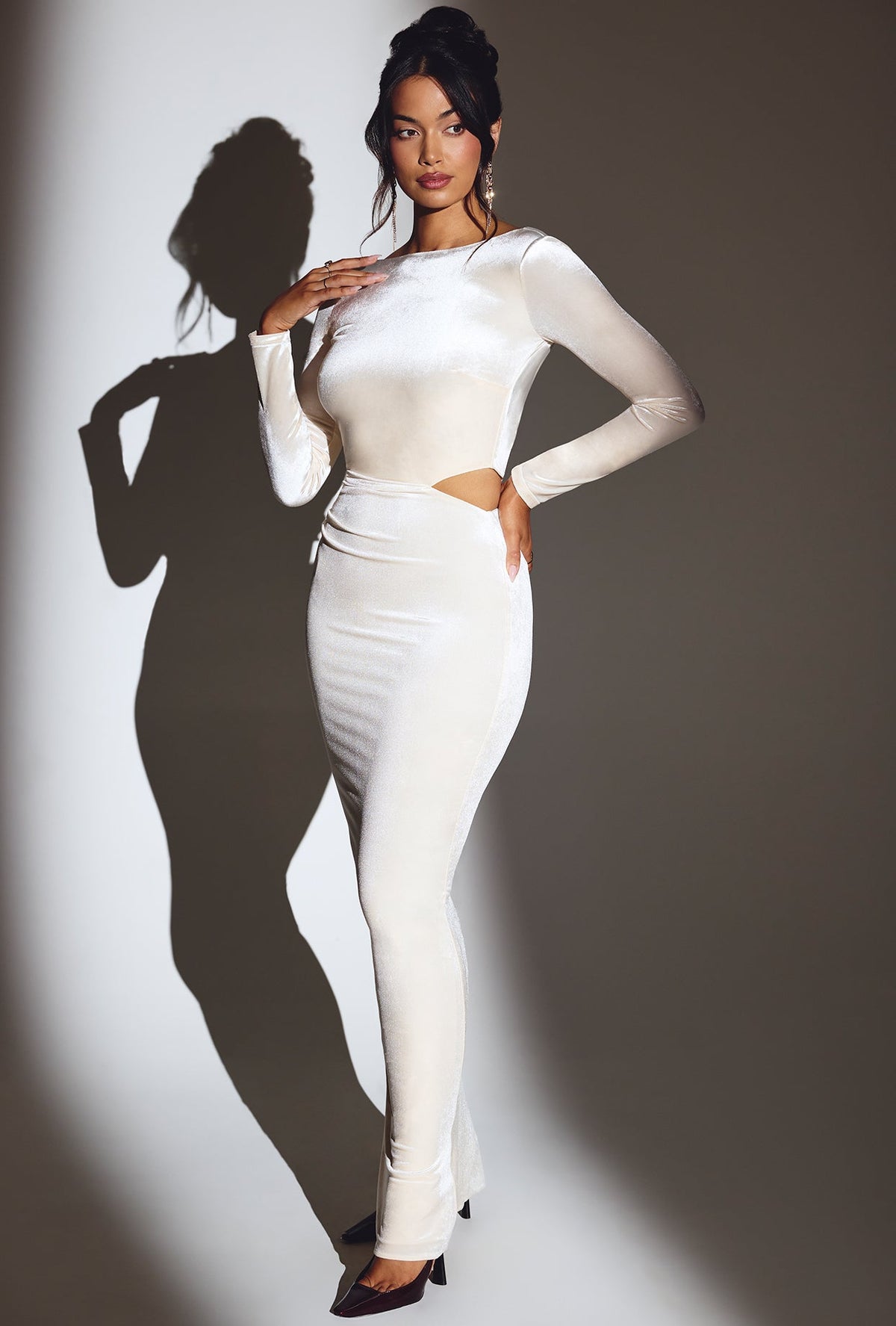 Chic Velvet Long Sleeve Maxi Dress in Ivory