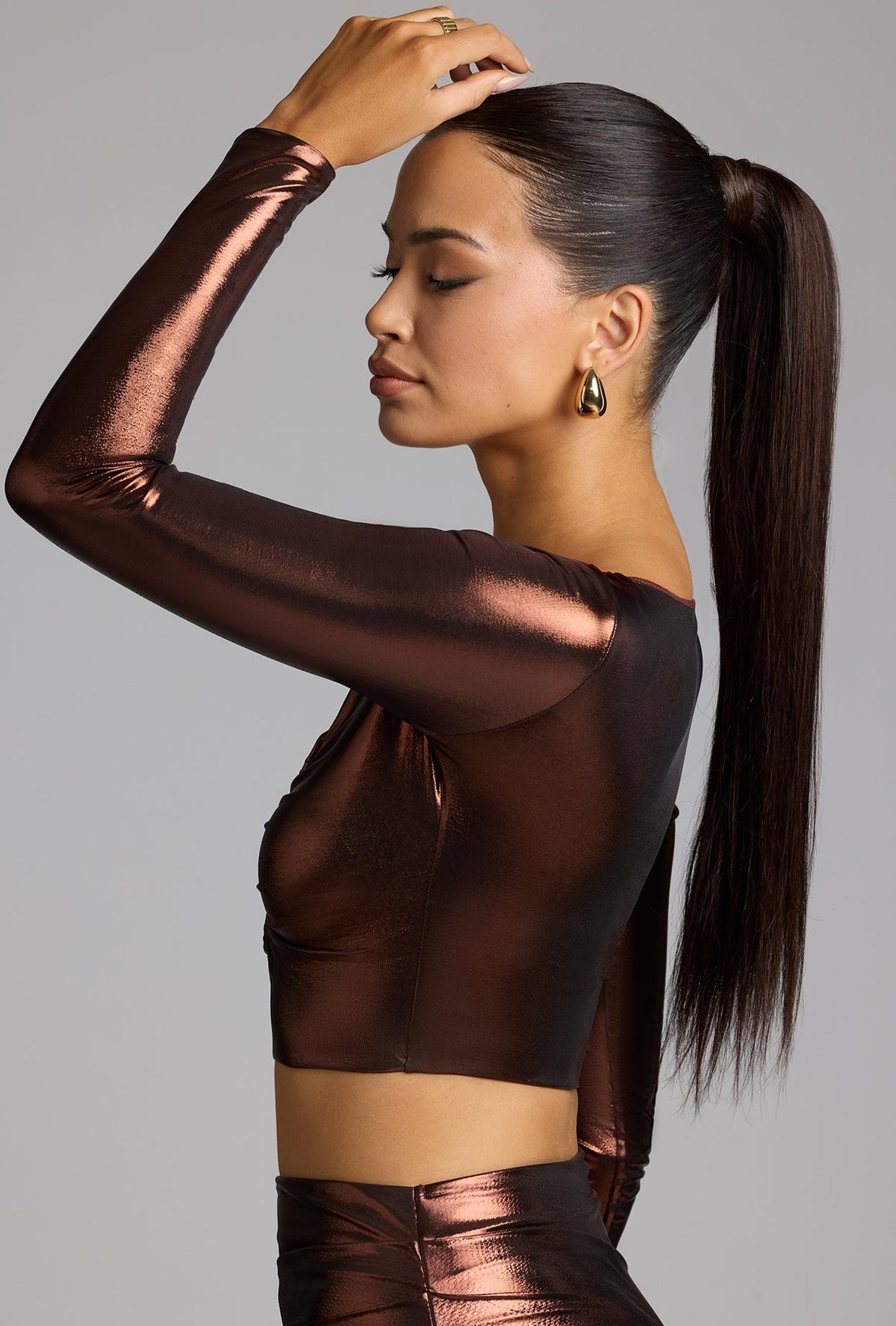 Chic Plunge Neck Metallic Jersey Crop Top in Copper Bronze