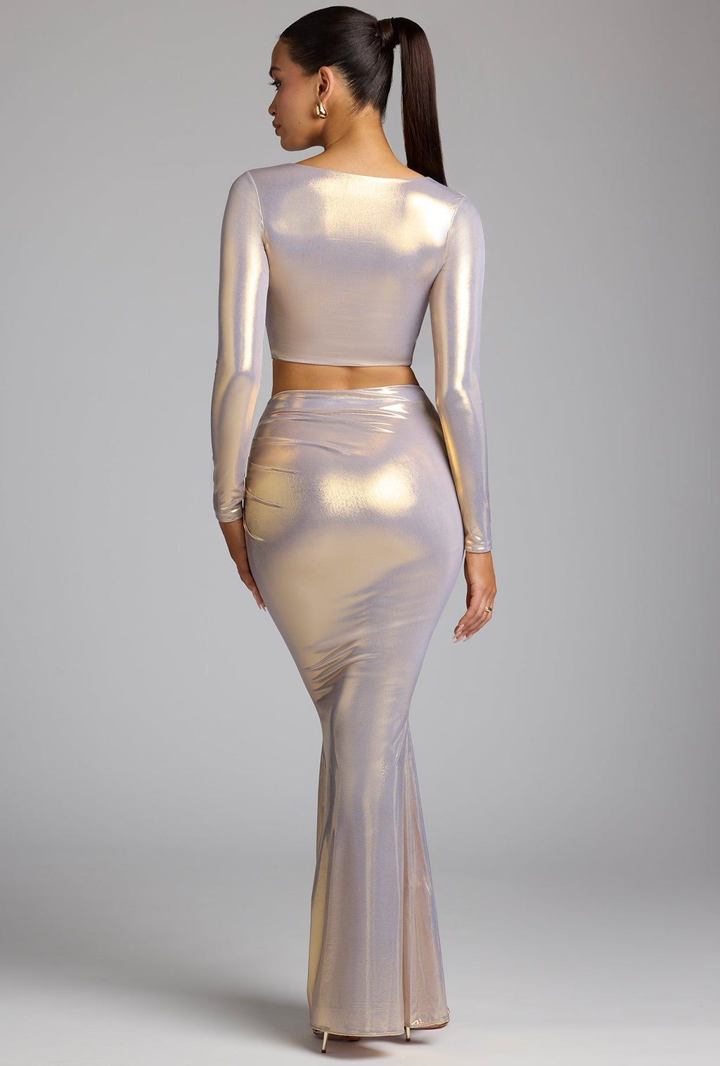 Chic Mid Rise Metallic Jersey Maxi Skirt in Light Gold