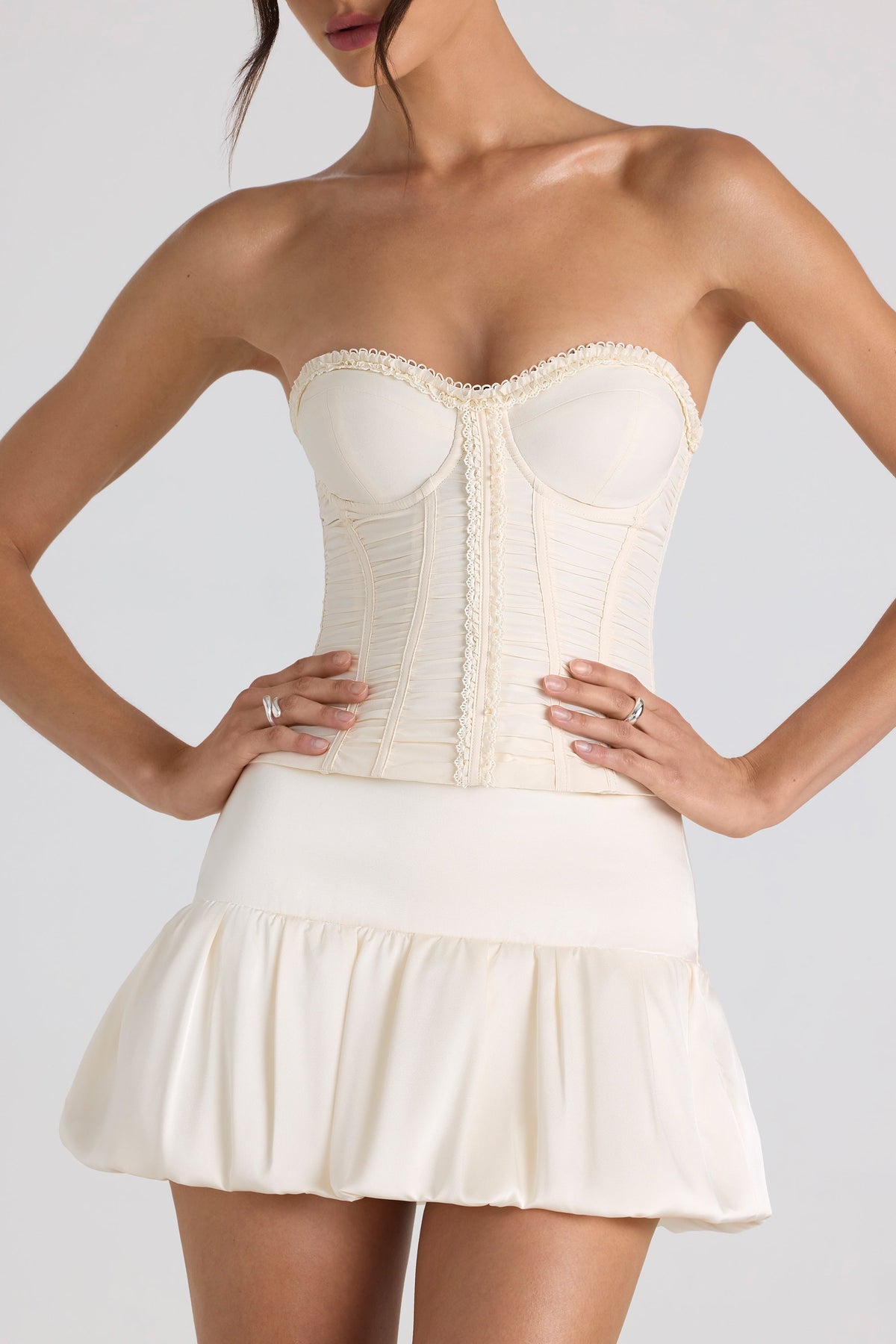 Chic Bubble Hem Mid-Rise Micro Mini Skirt in Ivory