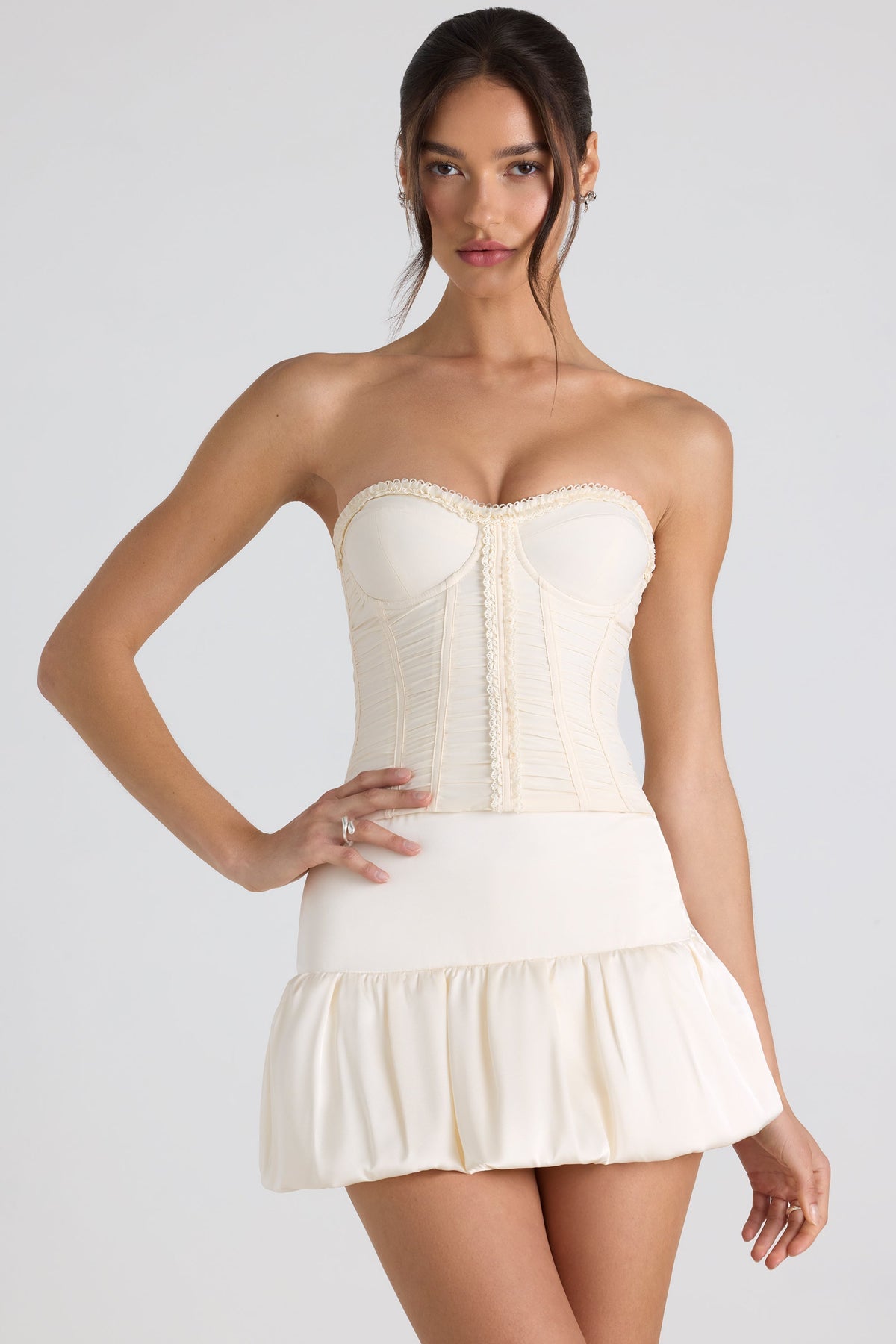 Chic Bubble Hem Mid-Rise Micro Mini Skirt in Ivory