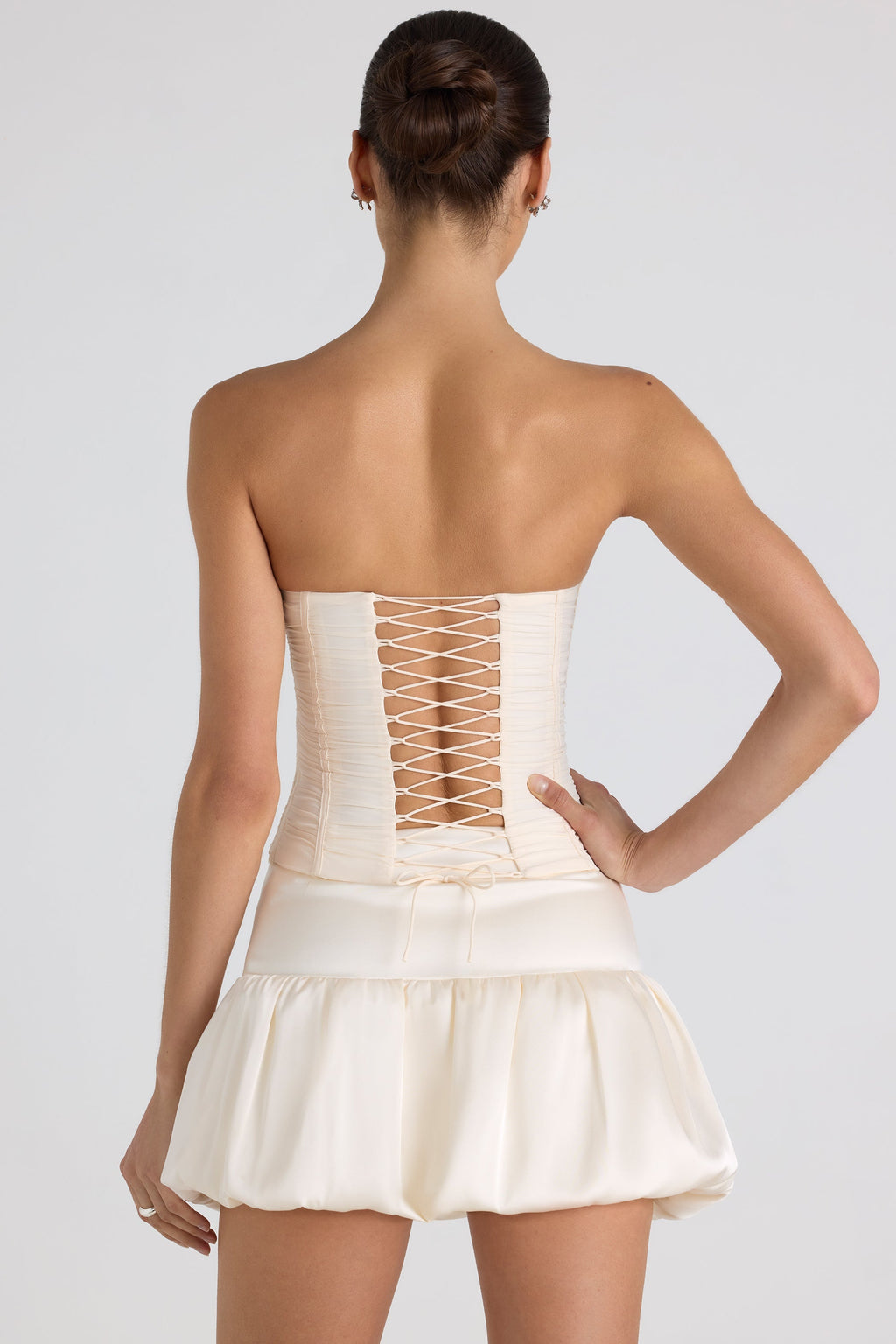 Chic Bubble Hem Mid-Rise Micro Mini Skirt in Ivory
