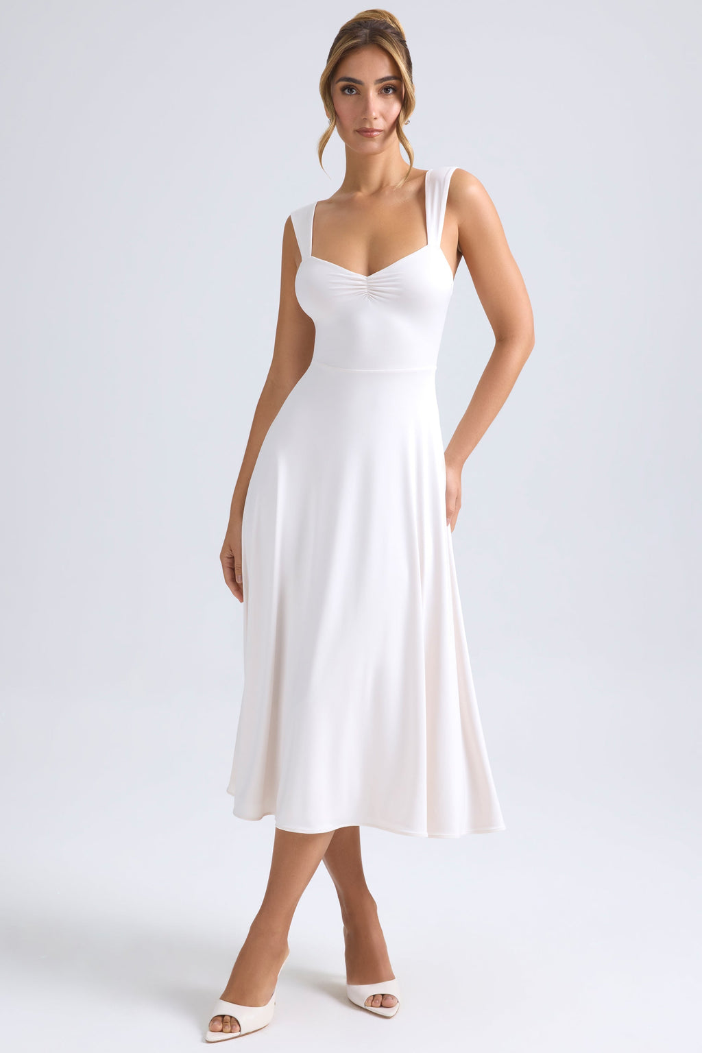 Chic Sweetheart-Neck Ruched Midaxi Dress in Ivory