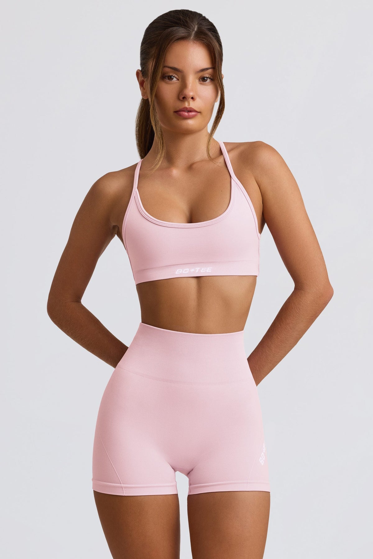 Chic Super Sculpt Seamless Mini Shorts in Soft Pink