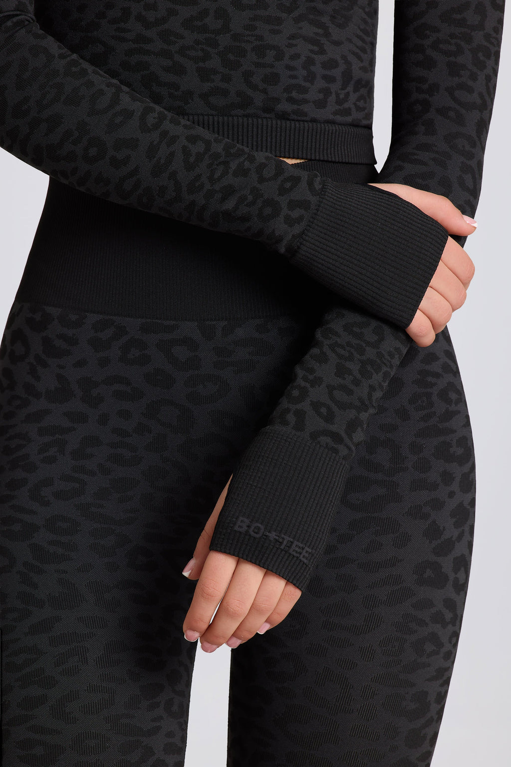 Chic Thermal Long Sleeve Top in Black Leopard