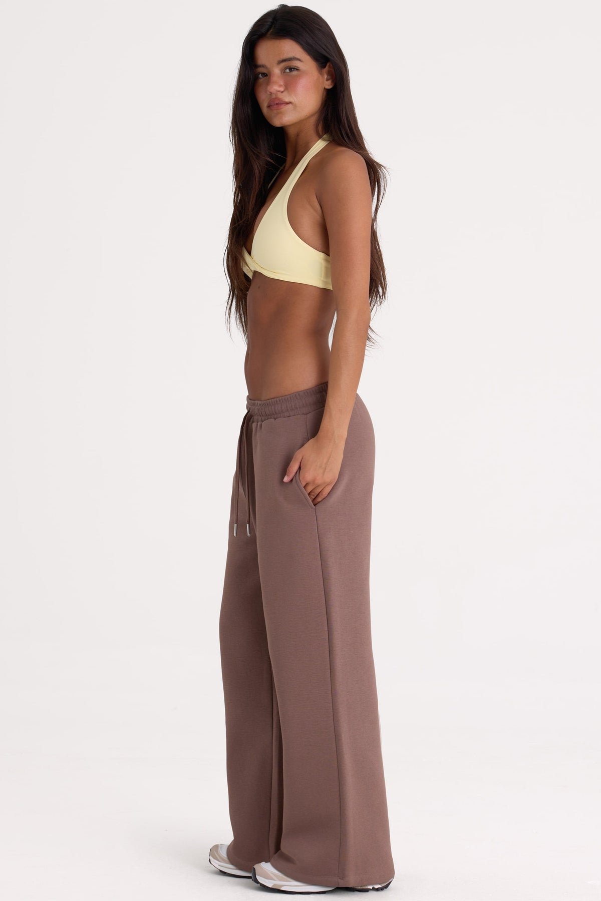 Chic Brushed Jersey Wide-Leg Joggers in Cocoa