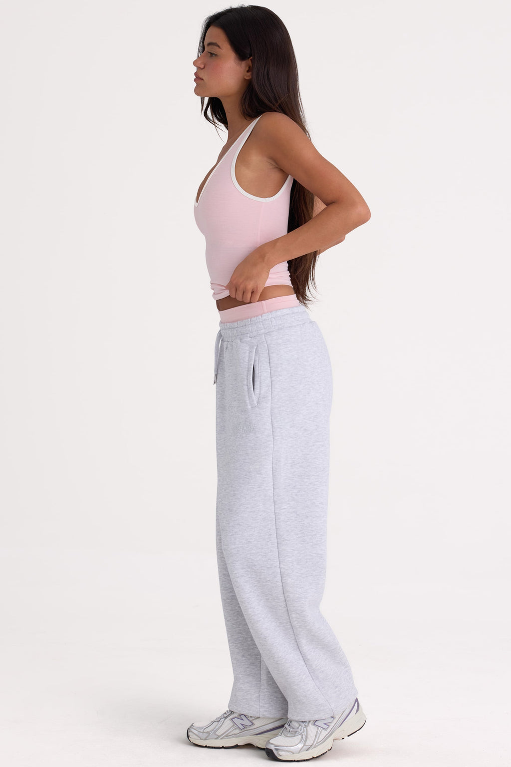 Chic Brushed Cotton Jersey Mid-Rise Relaxed Joggers in Grey Marl