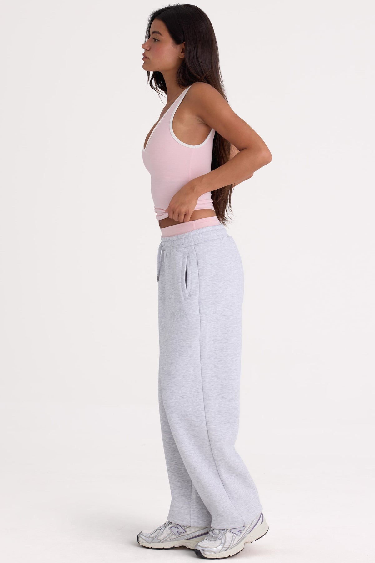 Chic Brushed Cotton Jersey Mid-Rise Relaxed Joggers in Grey Marl