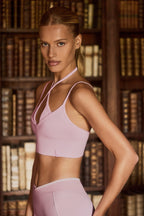 Chic Seamless Soft Rib Crossover Sports Bra in Powder Pink