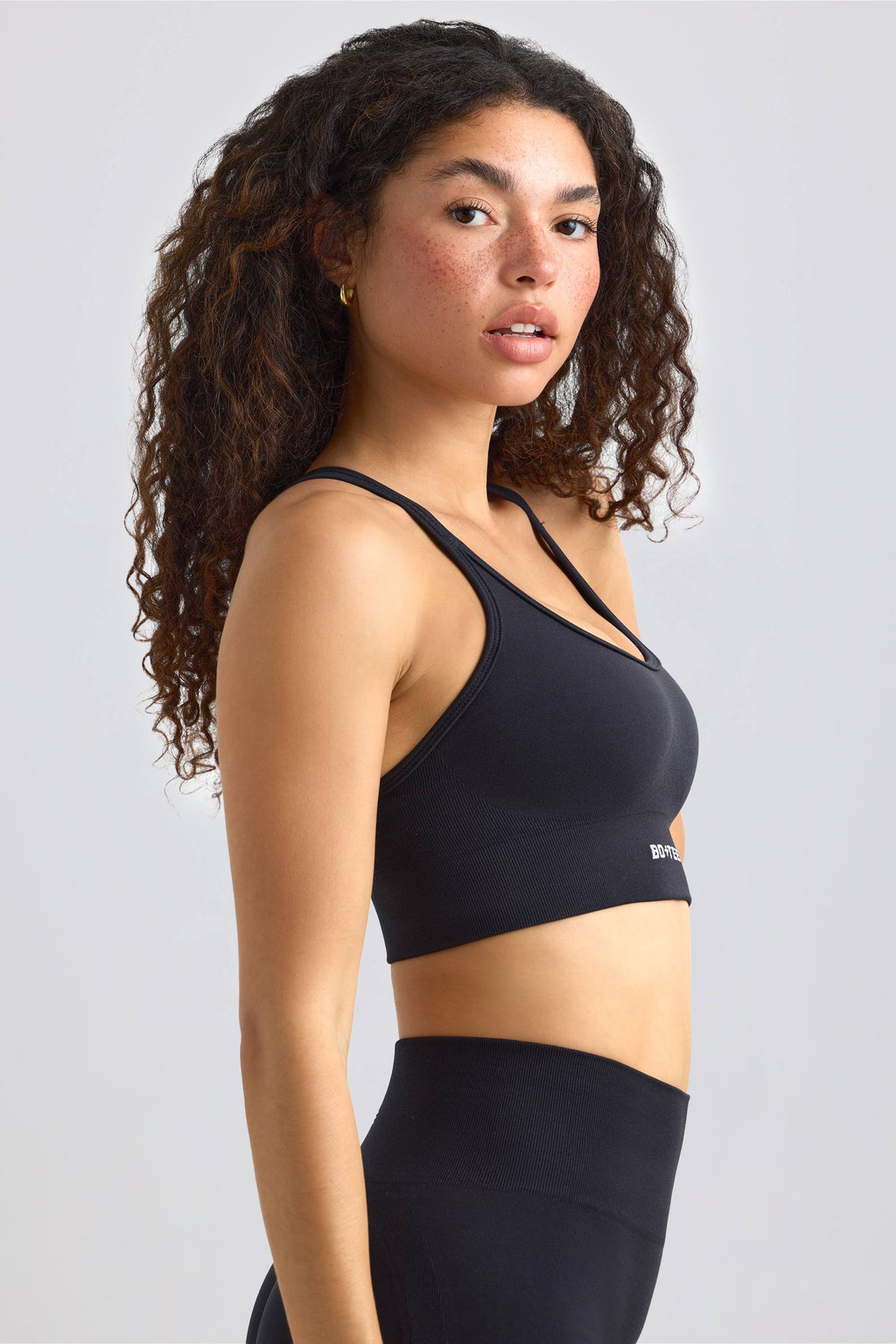Chic Strappy Define Luxe Sports Bra in Black