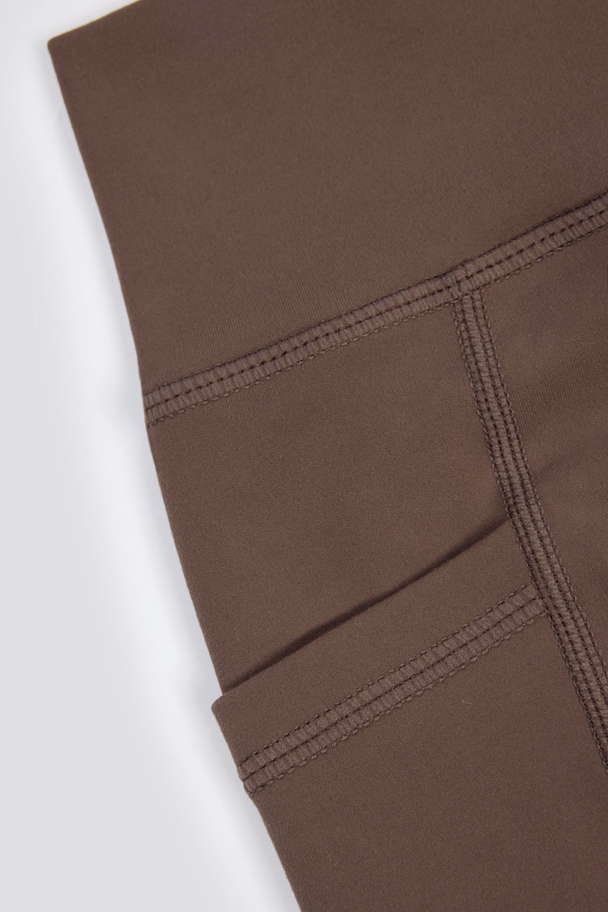 Chic Soft Active Full-Length Leggings in Cocoa
