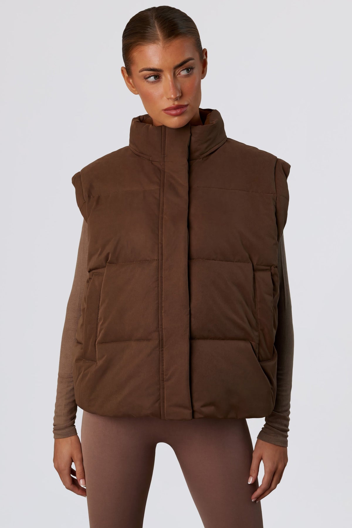 Chic Cropped Puffer Jacket with Detachable Sleeves in Cocoa Brown