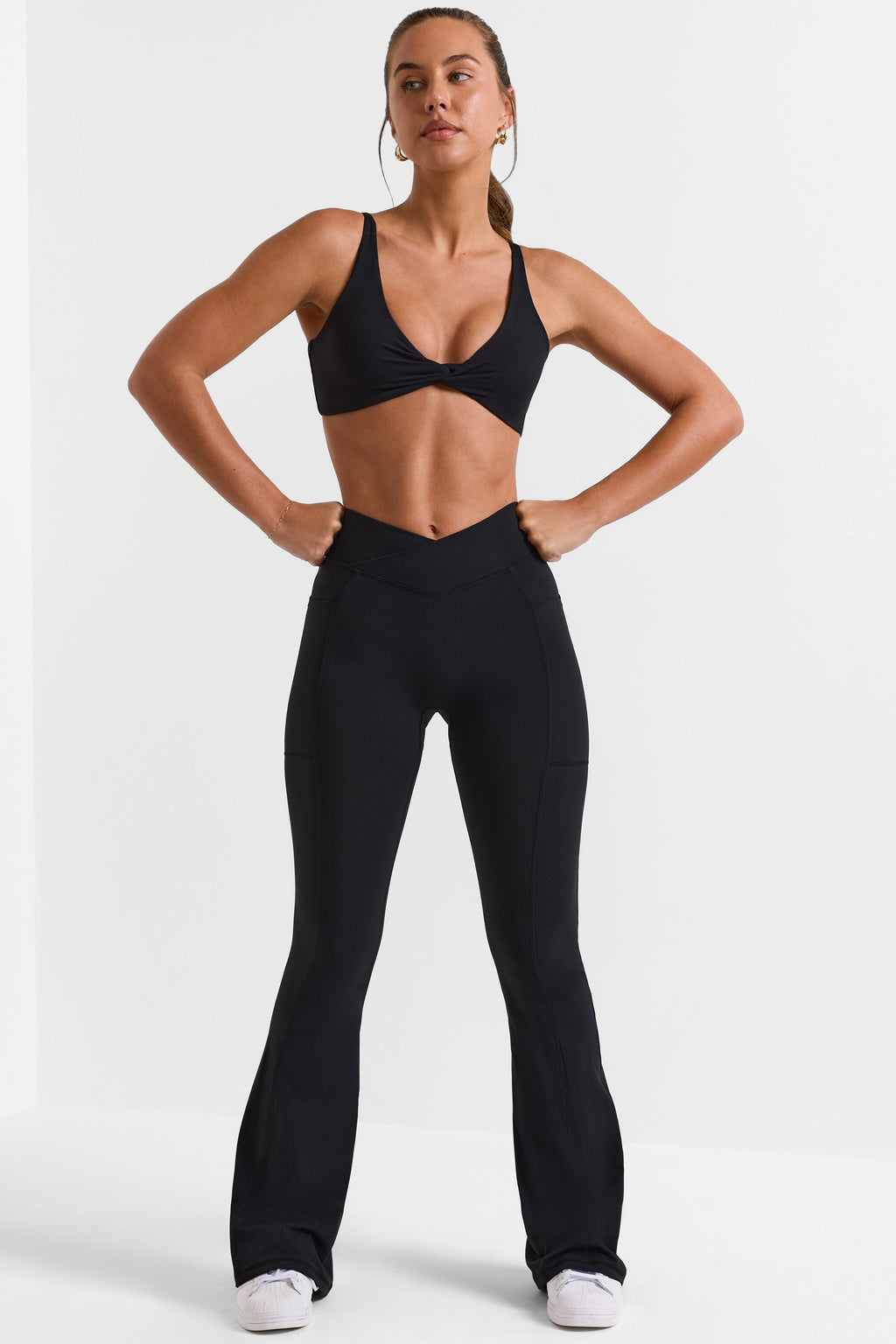 Chic Soft Active V-Waist Flared Leggings in Black