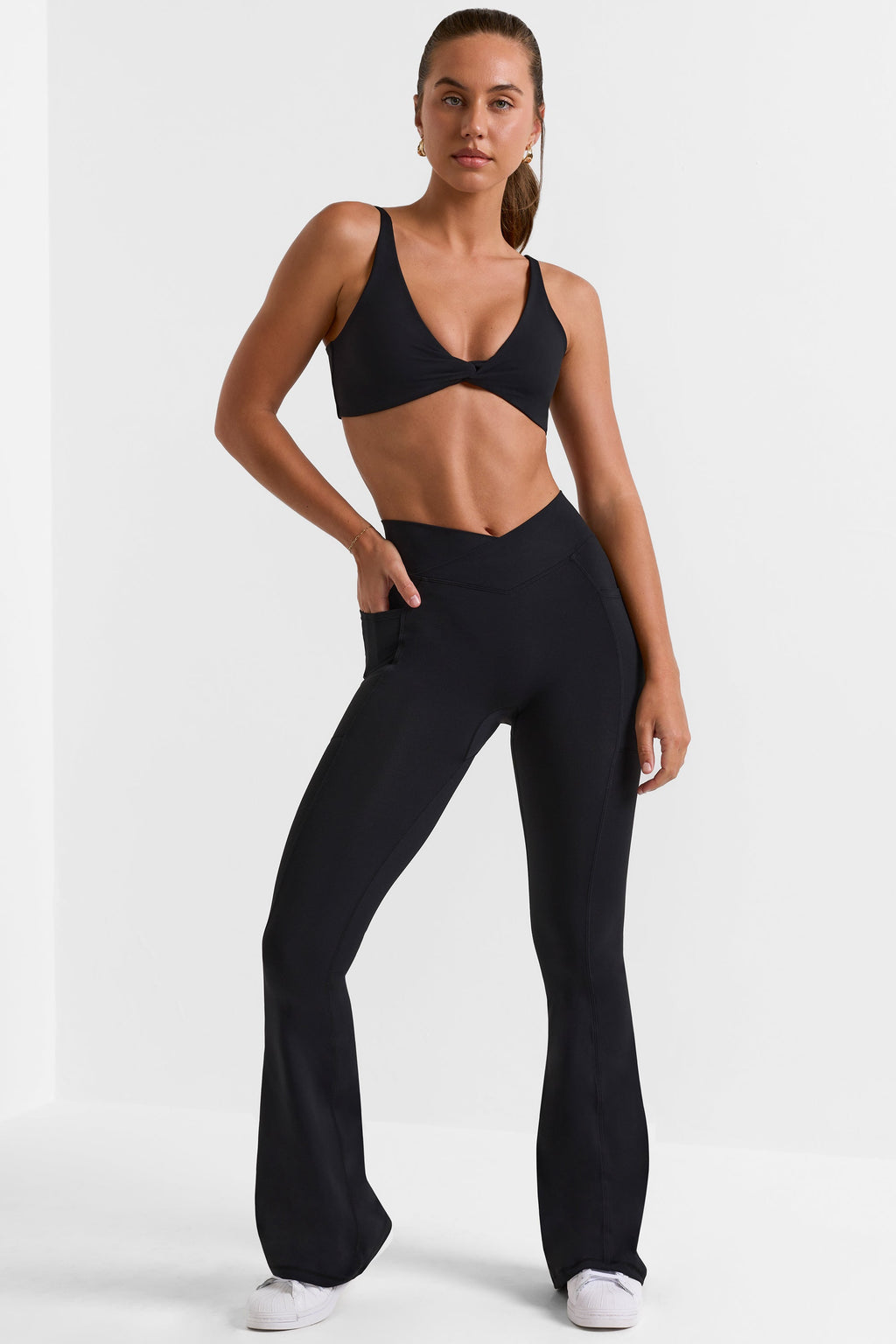 Chic Soft Active V-Waist Flared Leggings in Black