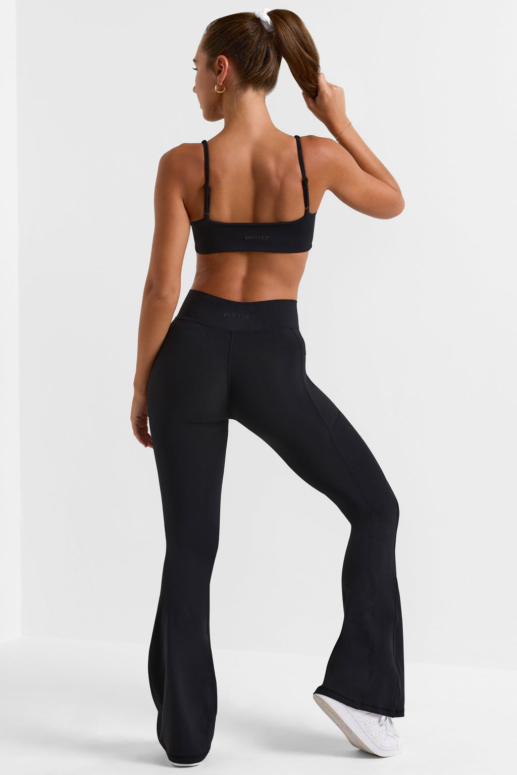Chic Soft Active V-Waist Flared Leggings in Black