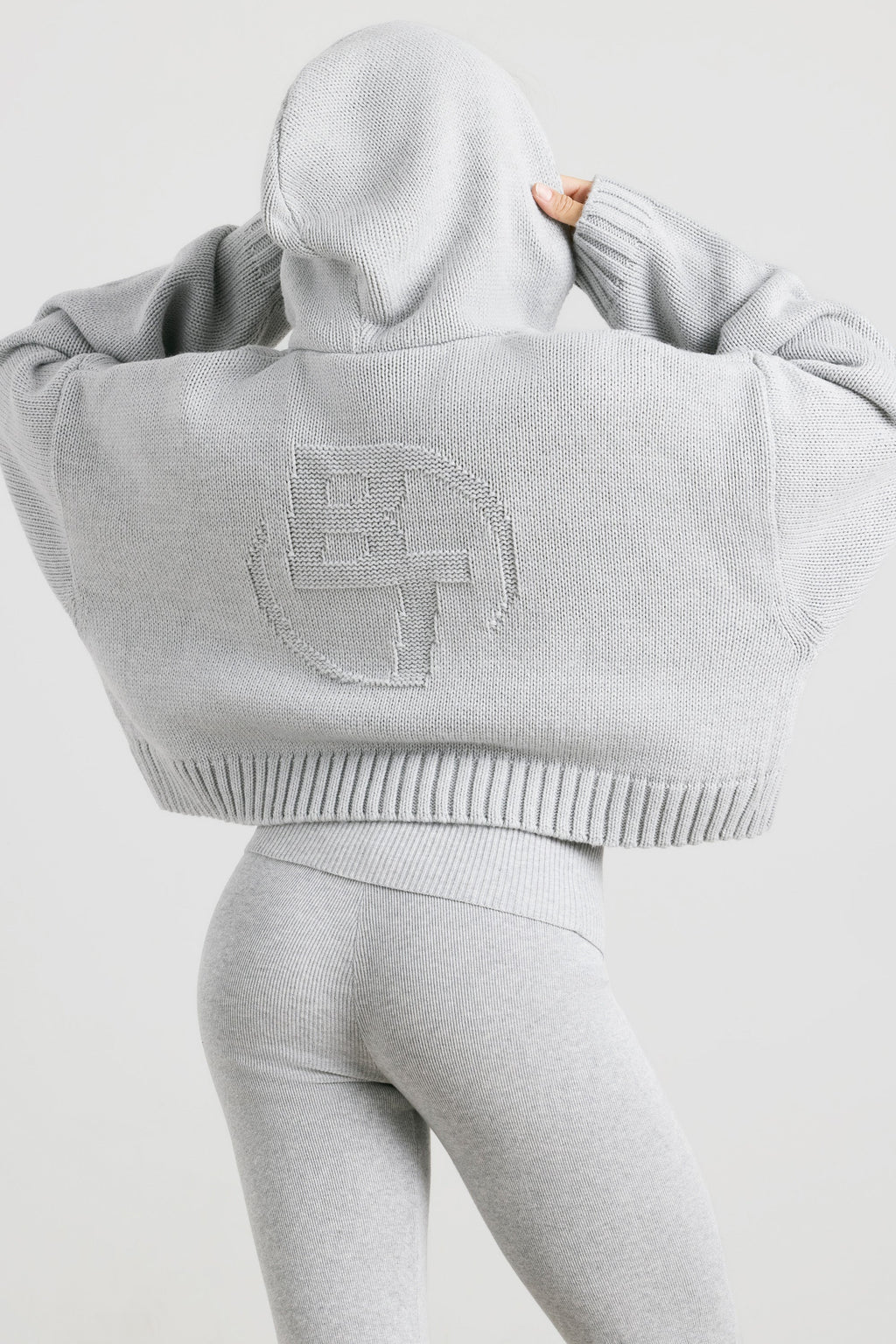 Chic Cropped Zip Up Chunky Knit Hoodie in Heather Grey