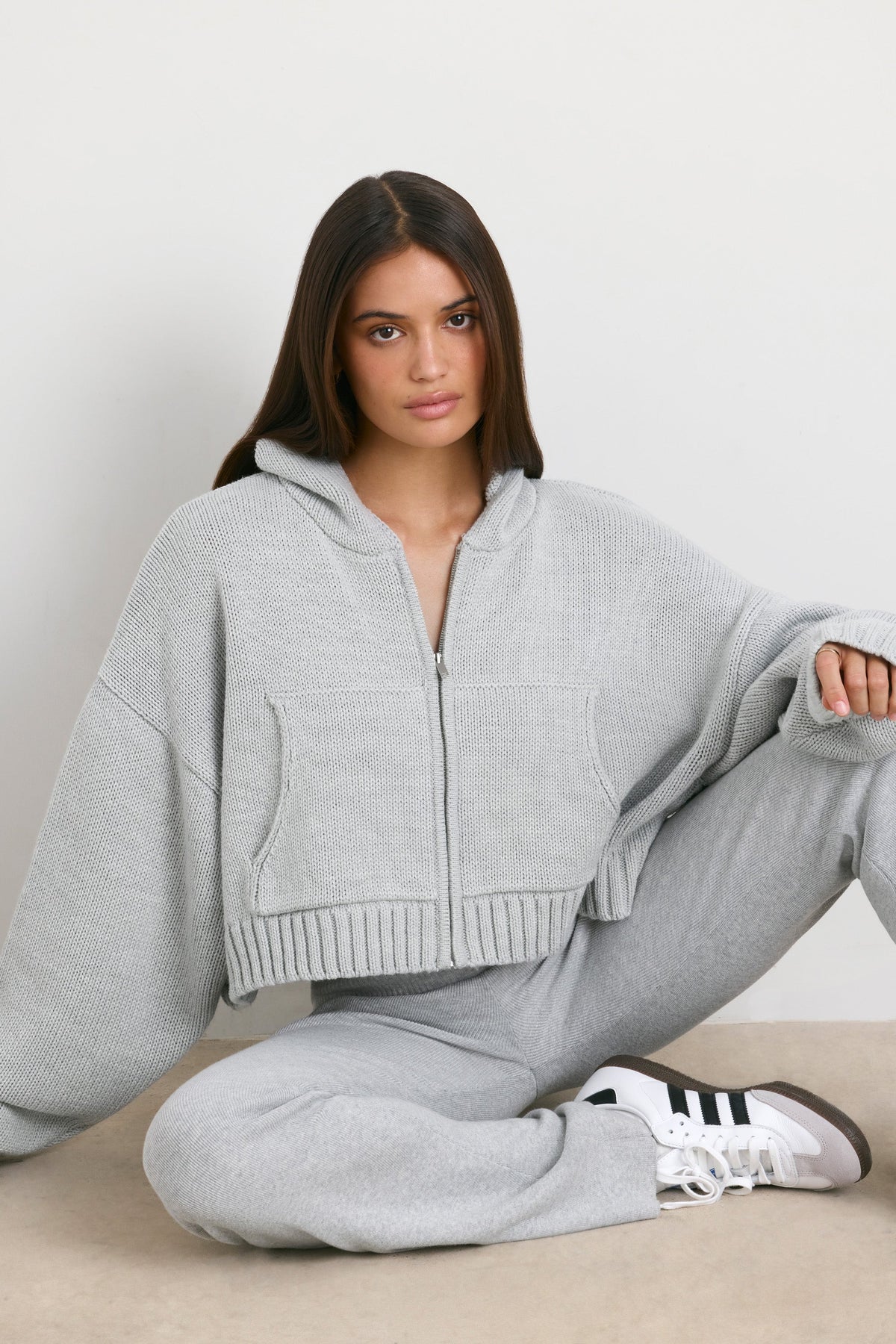 Chic Cropped Zip Up Chunky Knit Hoodie in Heather Grey