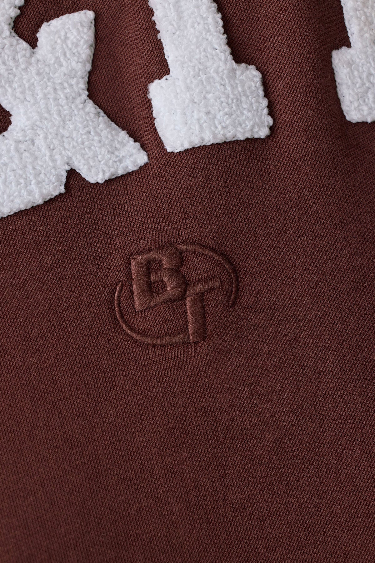 Chic Oversized Crew Neck Sweatshirt in Mahogany