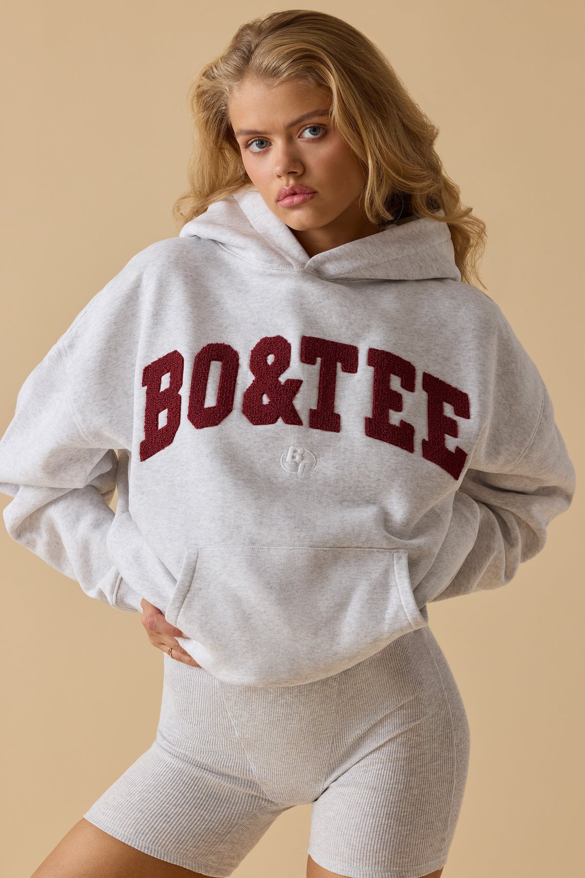 Chic Oversized Hooded Sweatshirt in Heather Grey