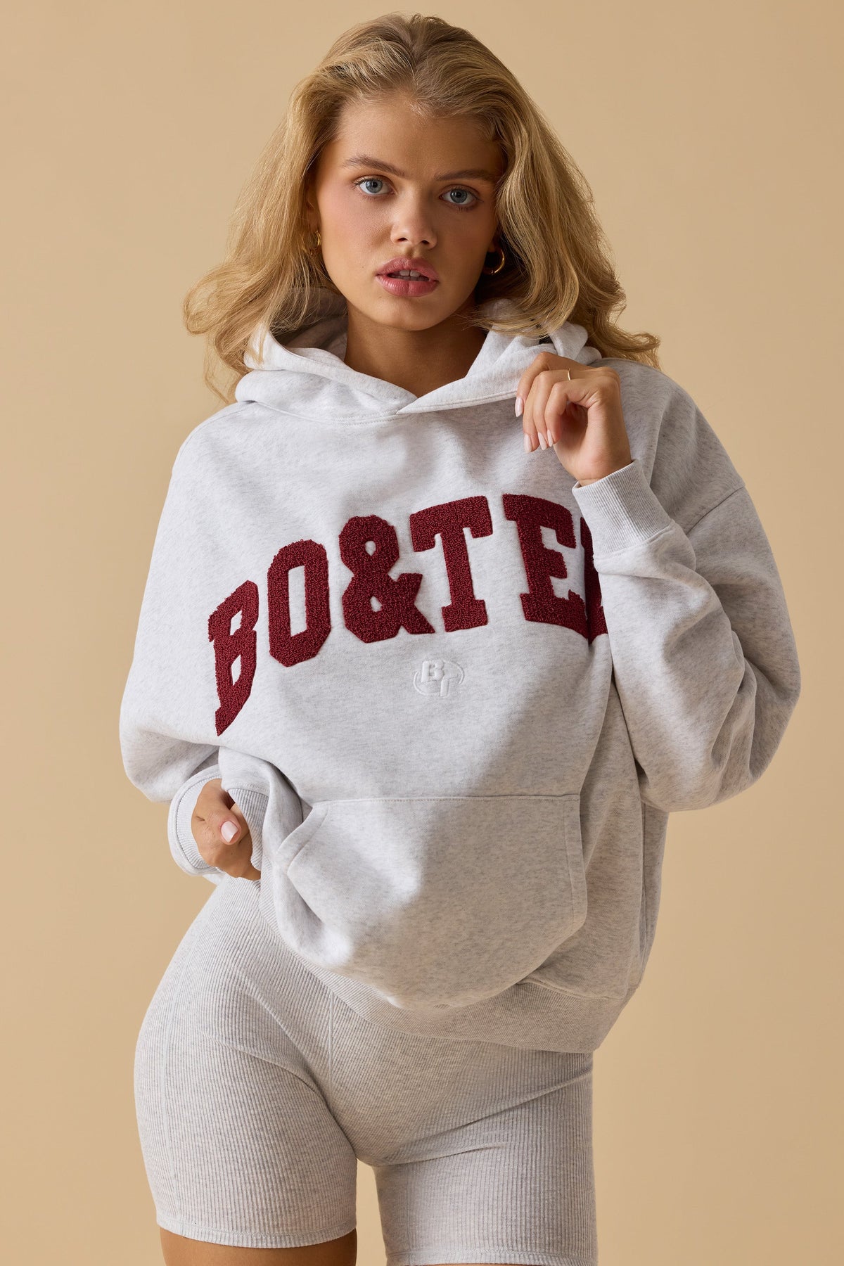 Chic Oversized Hooded Sweatshirt in Heather Grey