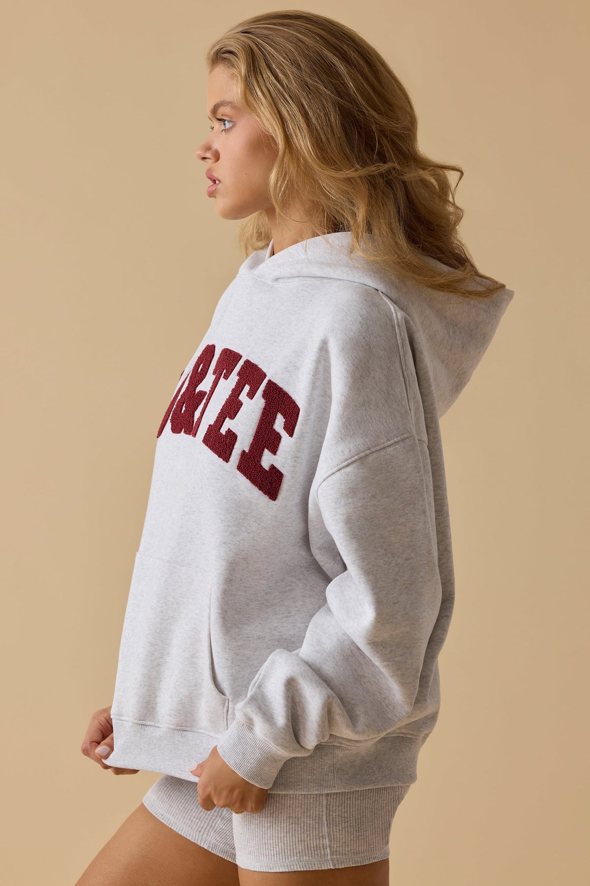 Chic Oversized Hooded Sweatshirt in Heather Grey