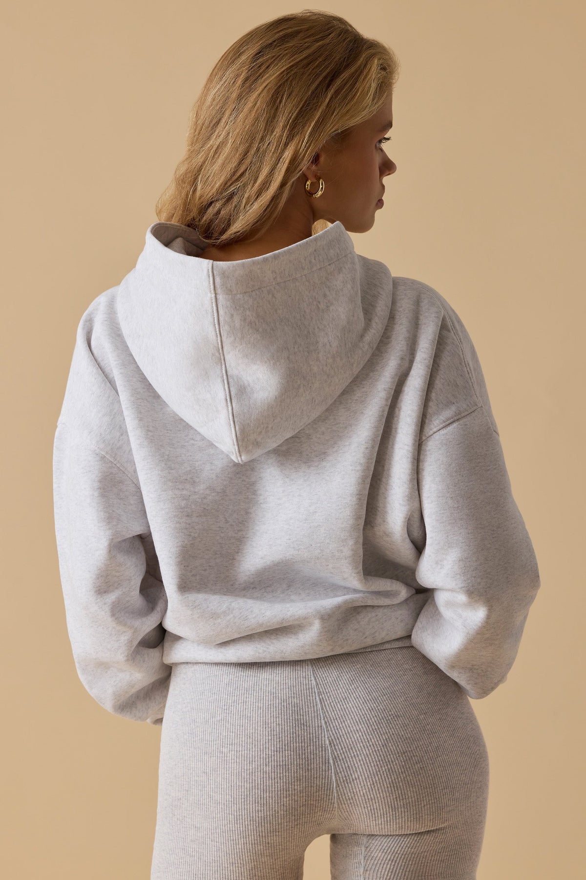 Chic Oversized Hooded Sweatshirt in Heather Grey