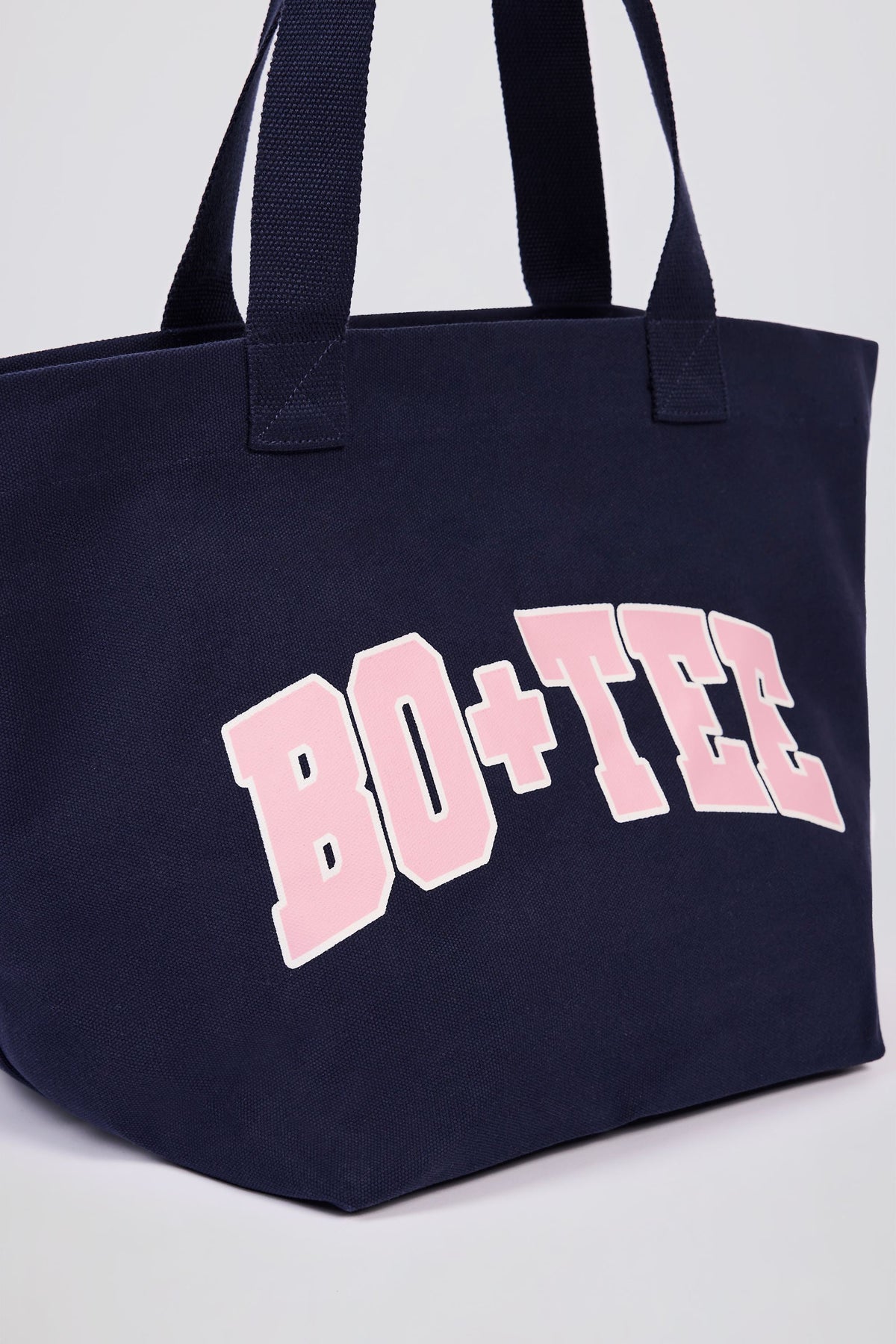 Chic Oversized Tote Bag in Classic Navy