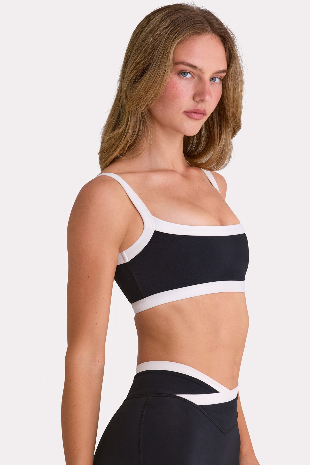 Chic Soft Active Sports Bra in Black