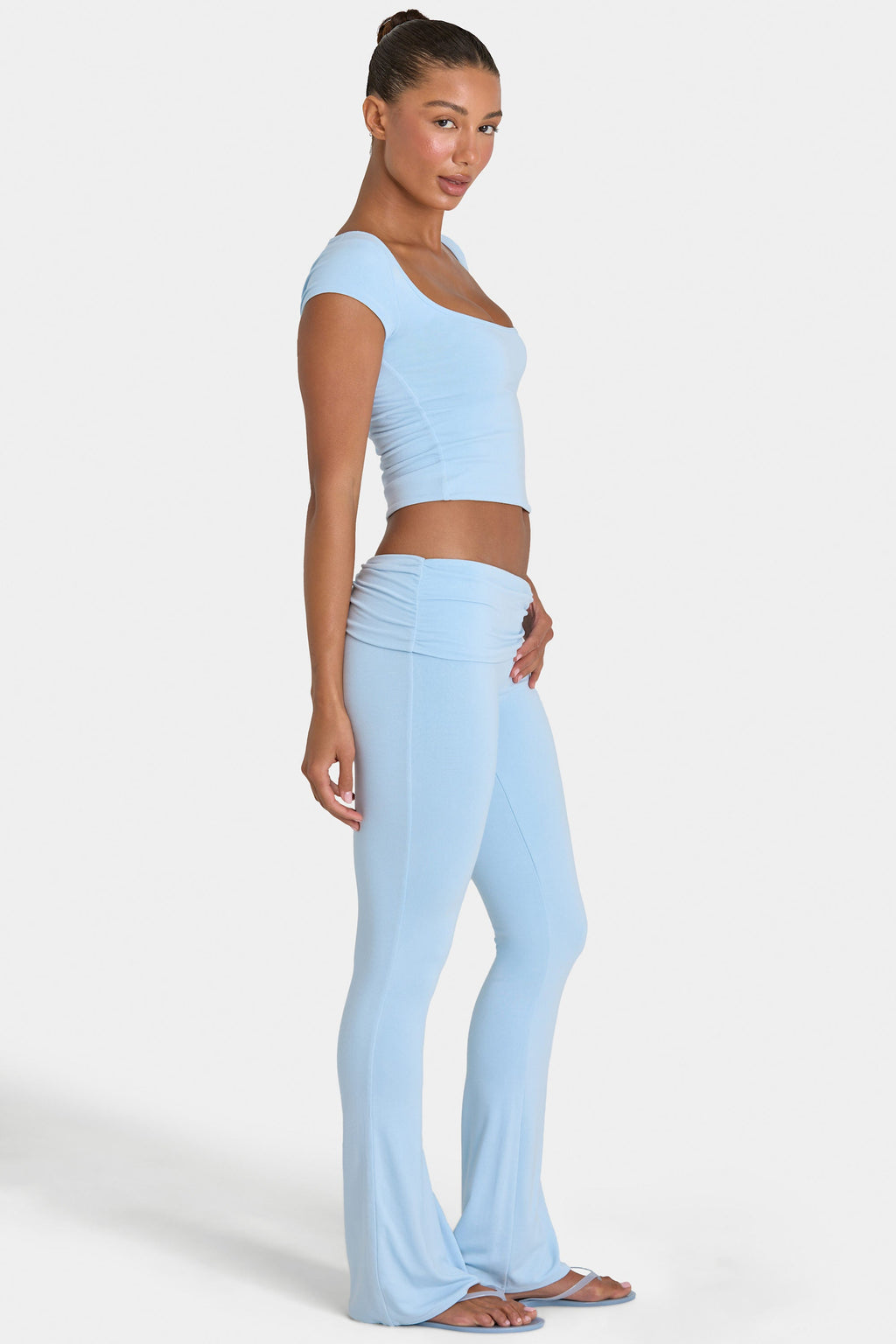 Chic ButterCloud Flared Leggings in Sky