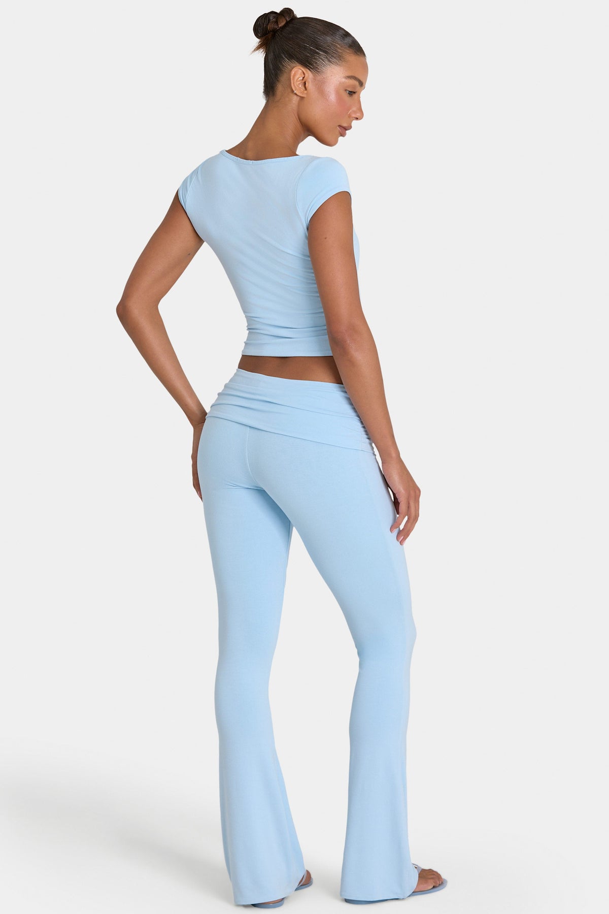 Chic ButterCloud Flared Leggings in Sky